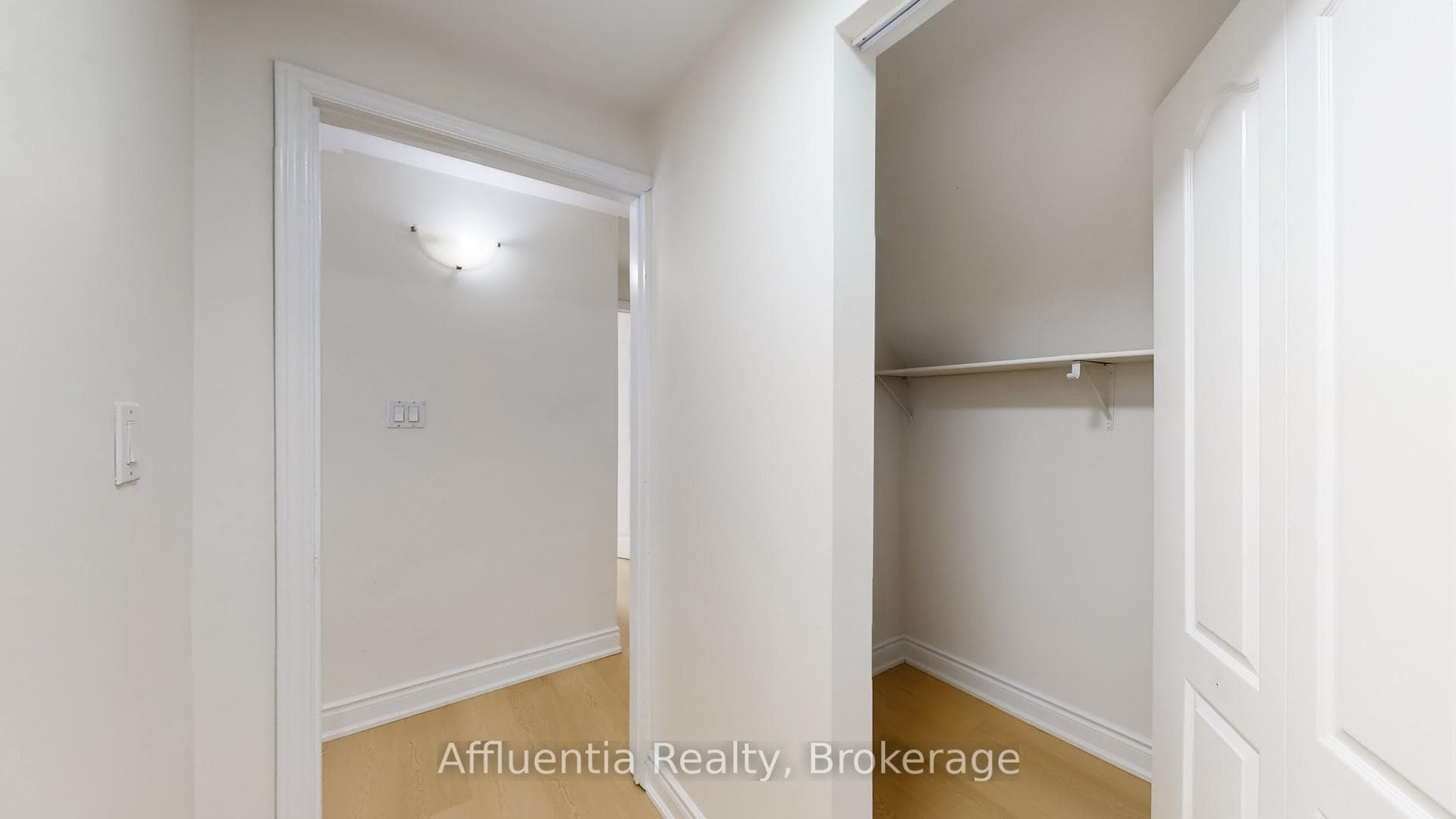 755 Somerville Street photo 32