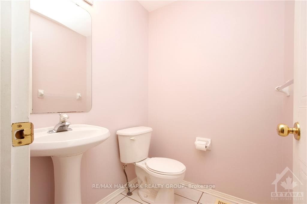 75 FLOWERTREE Crescent photo 13