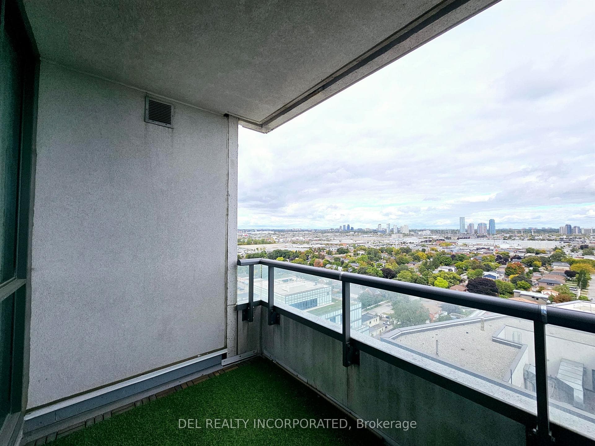 15 Zorra Street Unit 1810 photo 11