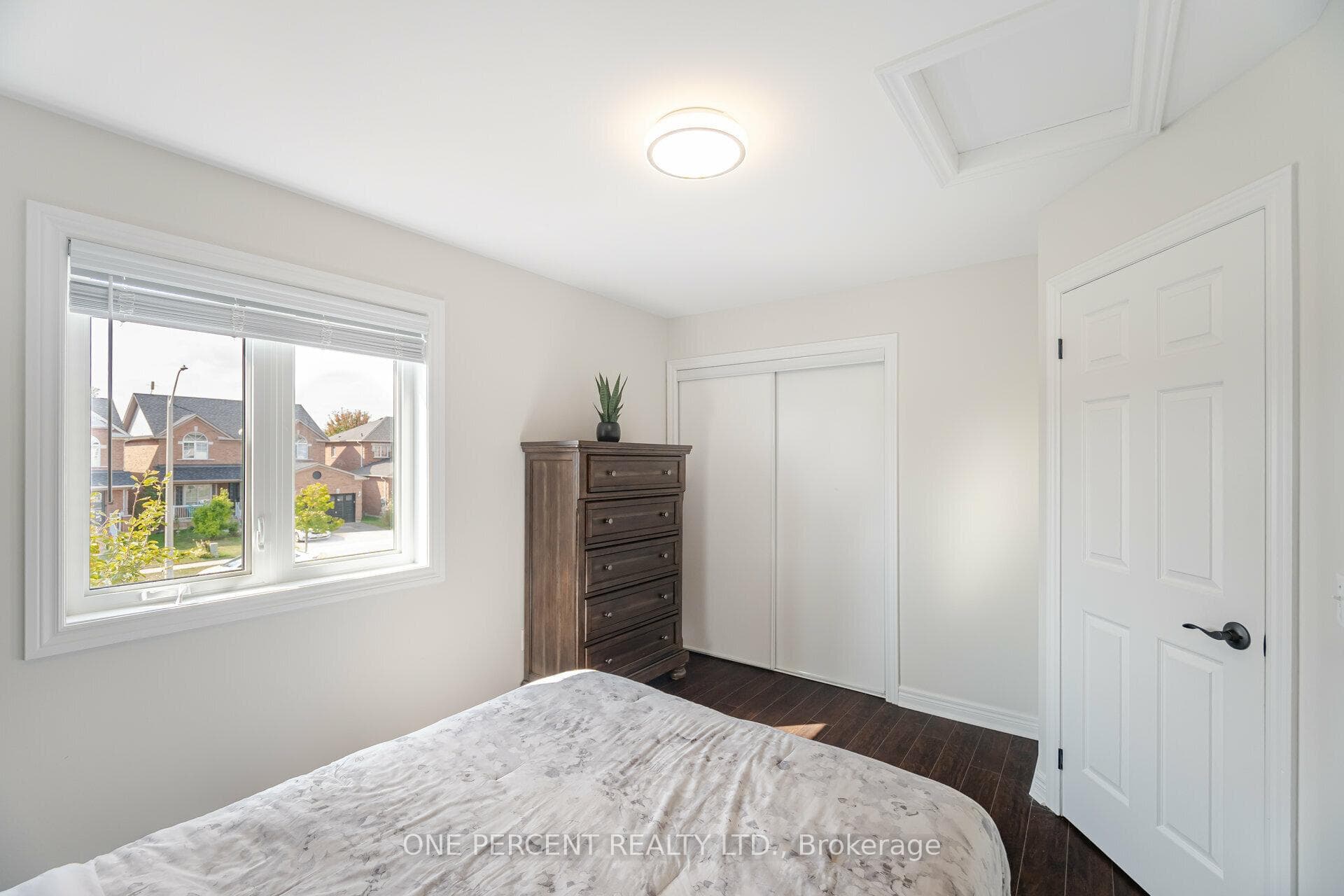 86 Atwood Avenue photo 24
