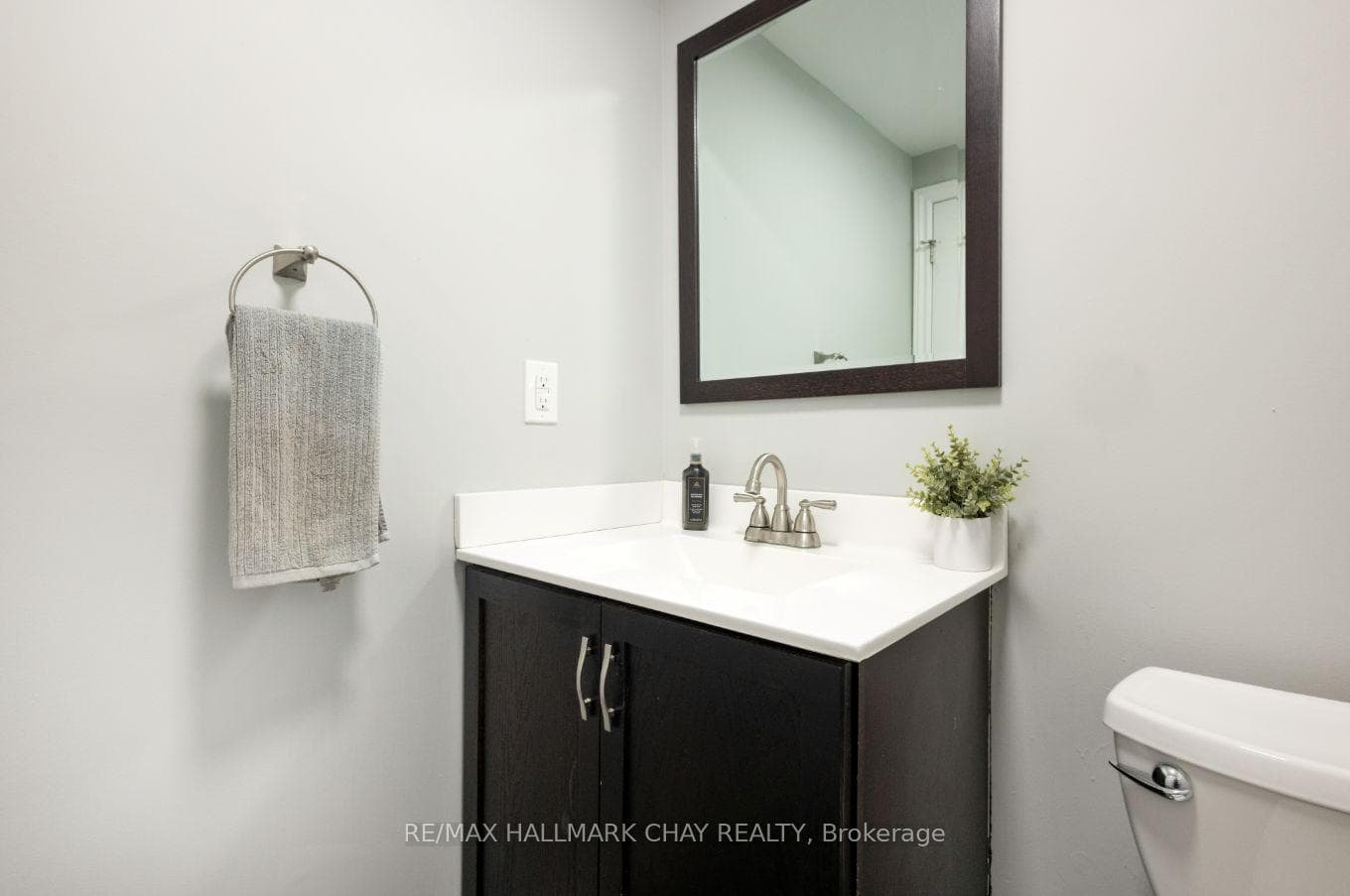 11 Quail Crescent photo 6