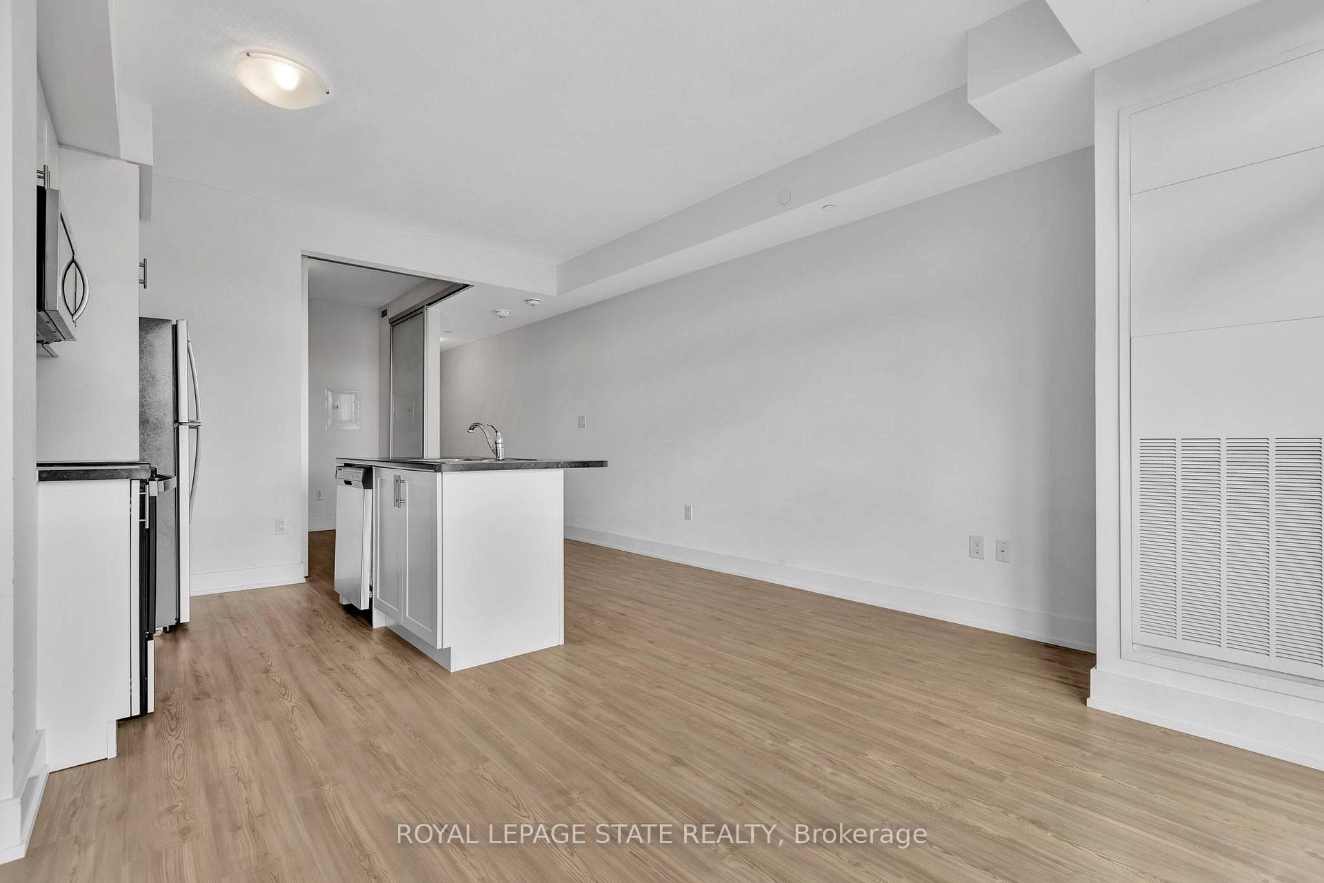 450 Dundas Street Unit 226 photo 19