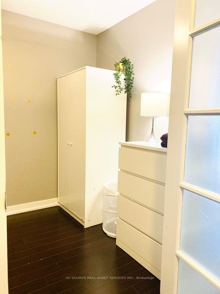8 Telegram Mews Unit 601 photo 6