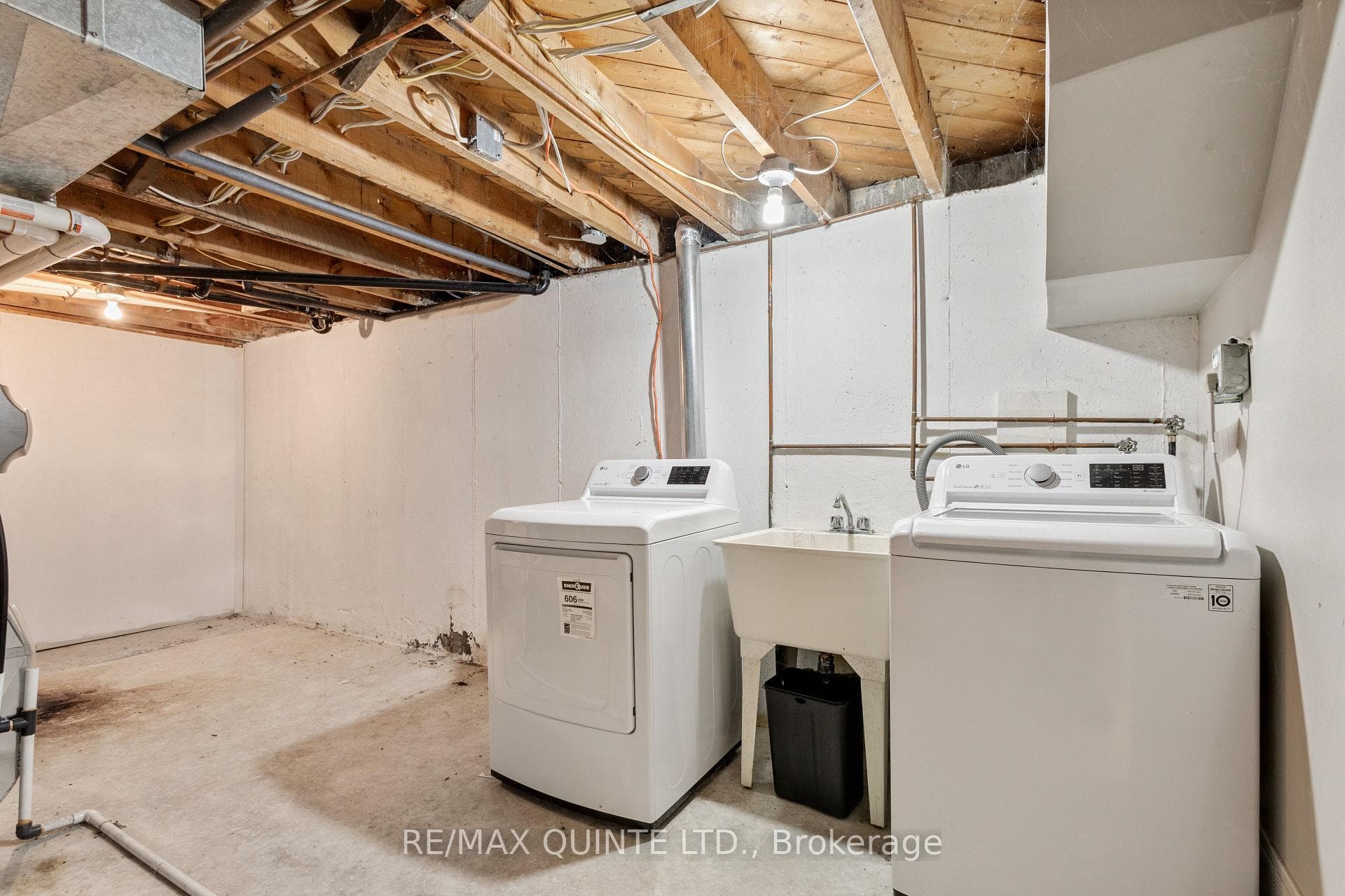 66 MacDonald Gardens photo 18