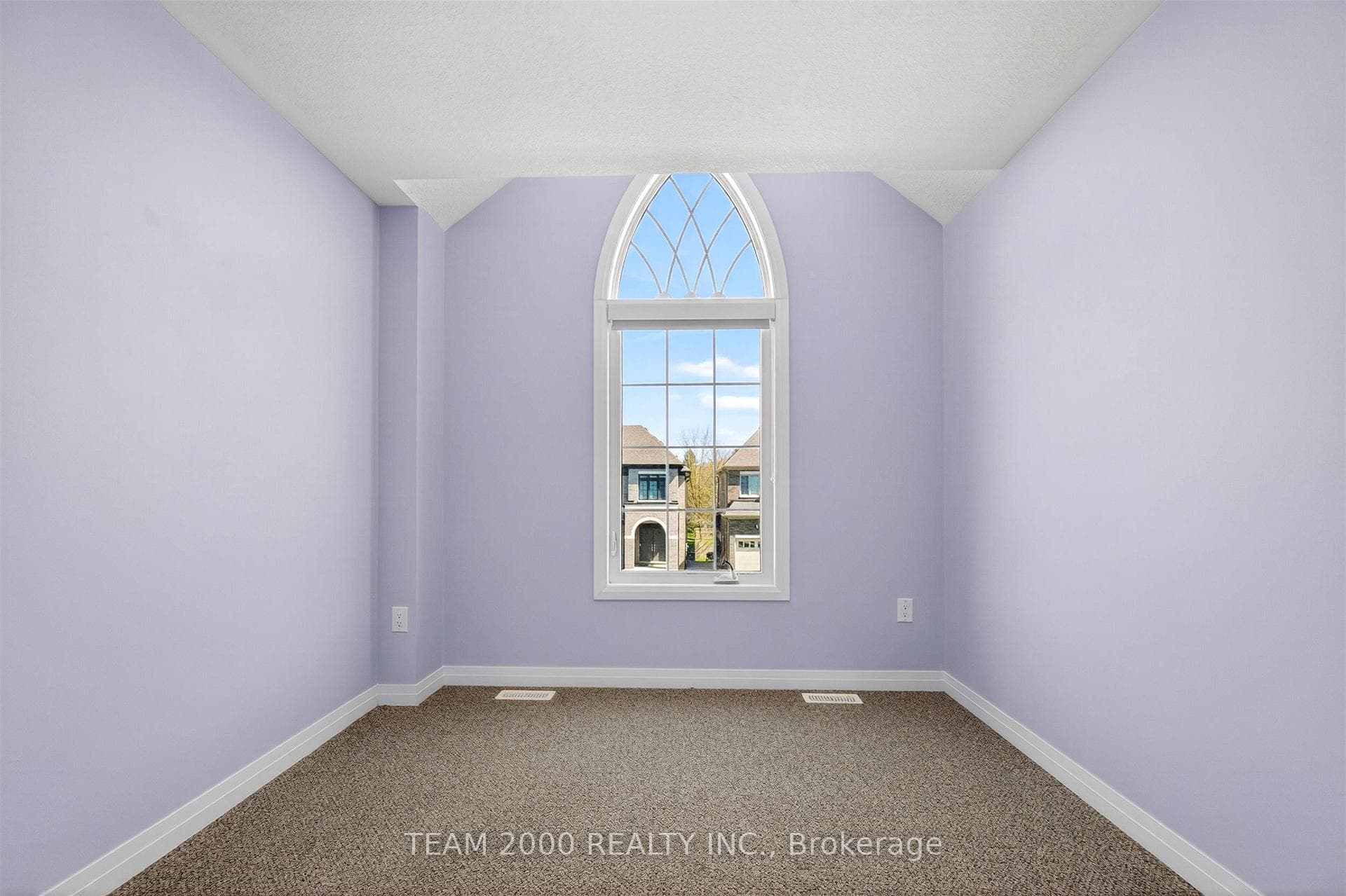 474 Adelaide Street photo 37