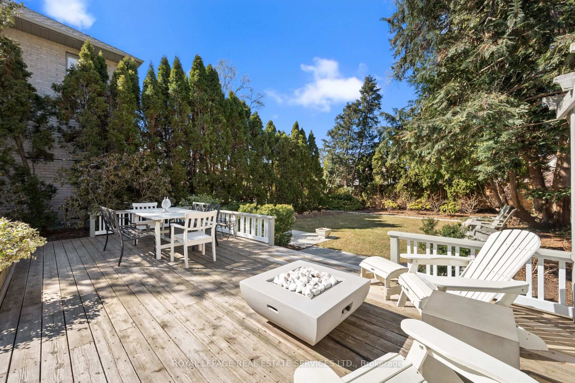 8 Meadowvale Drive photo 24
