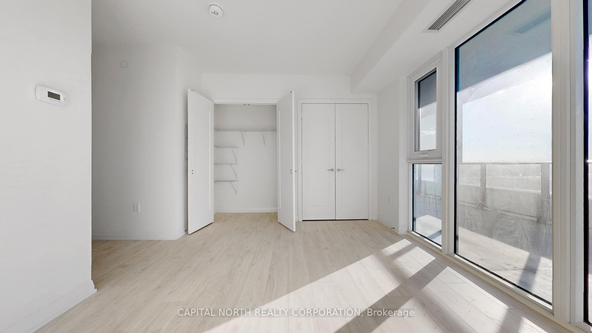 8960 Jane Street Unit 328 photo 19