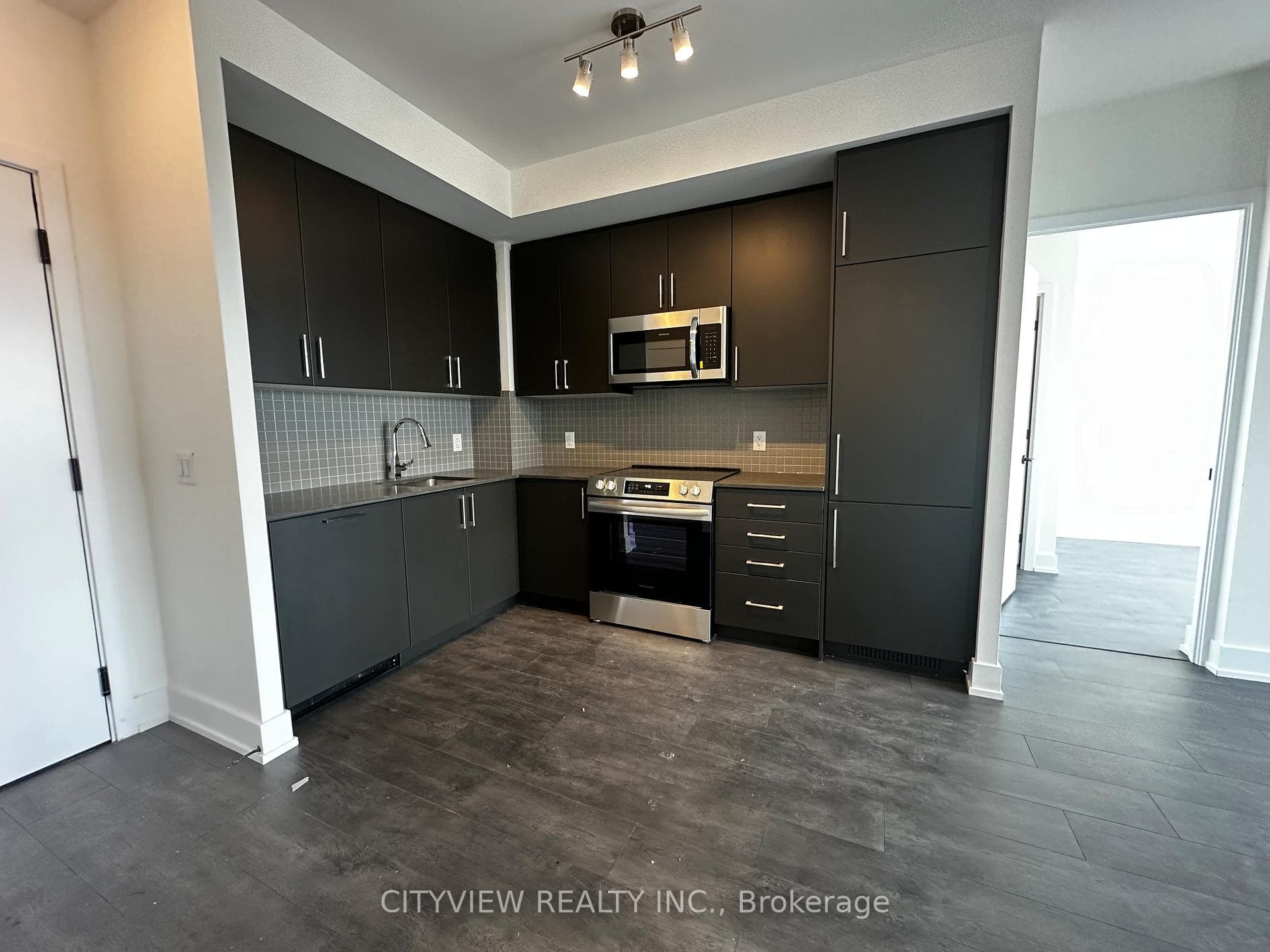 2450 Old Bronte Road Unit 541 photo 3