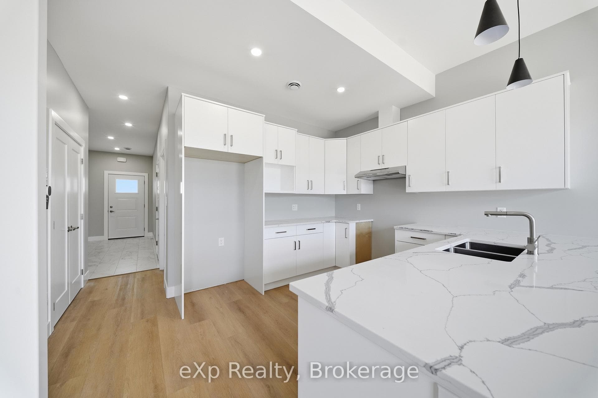 79 Maclellan Avenue photo 8