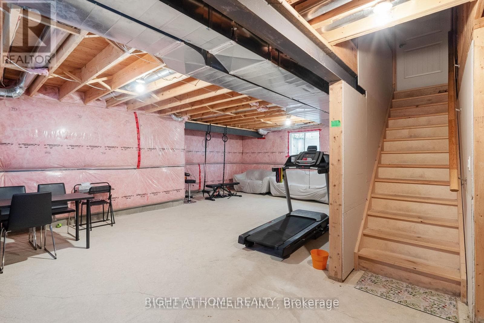402 TANSBURY Street photo 38