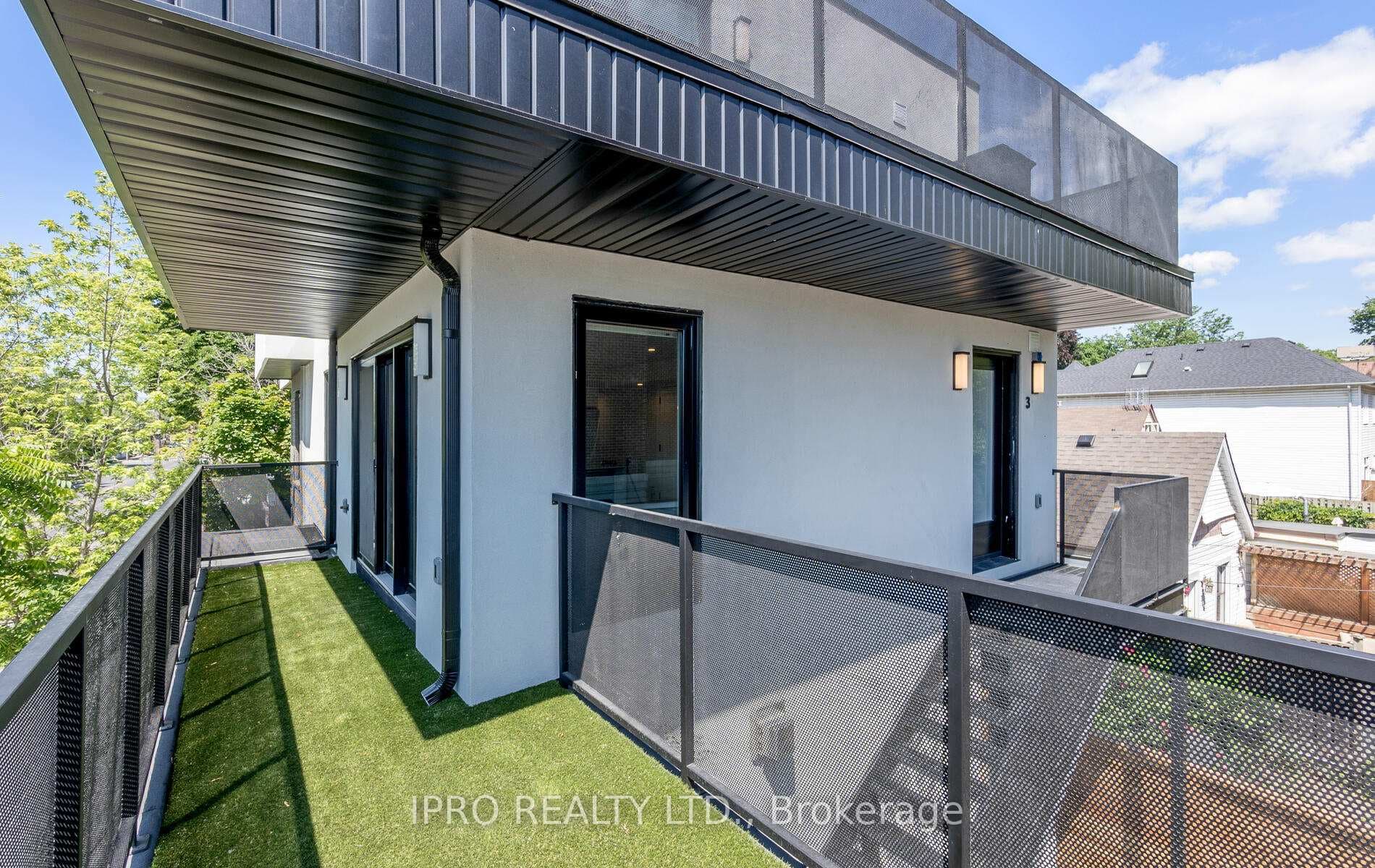 109 Rhodes Avenue Unit 3 photo 12