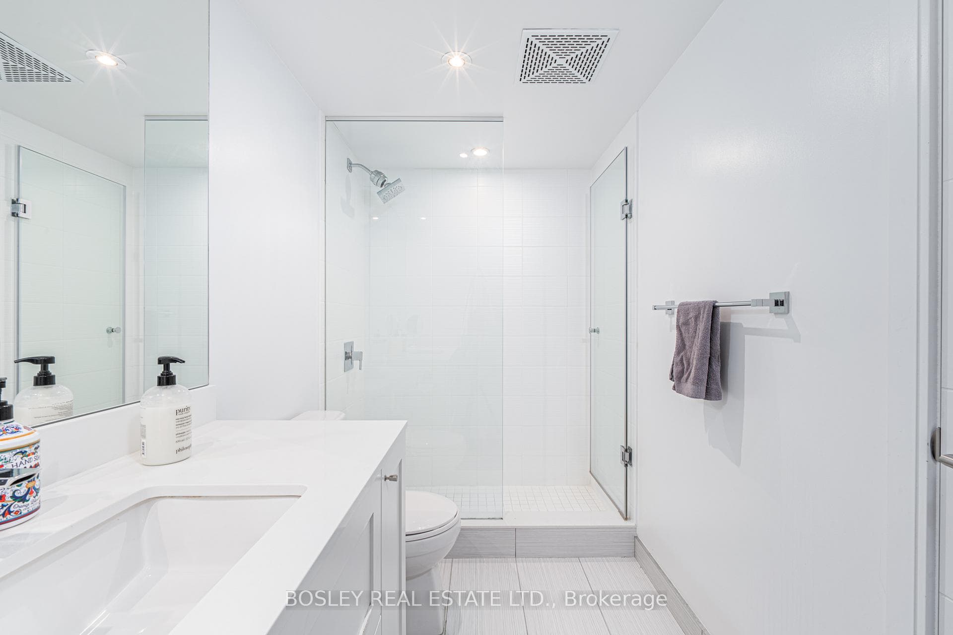 525 Adelaide Street Unit 1611 photo 20