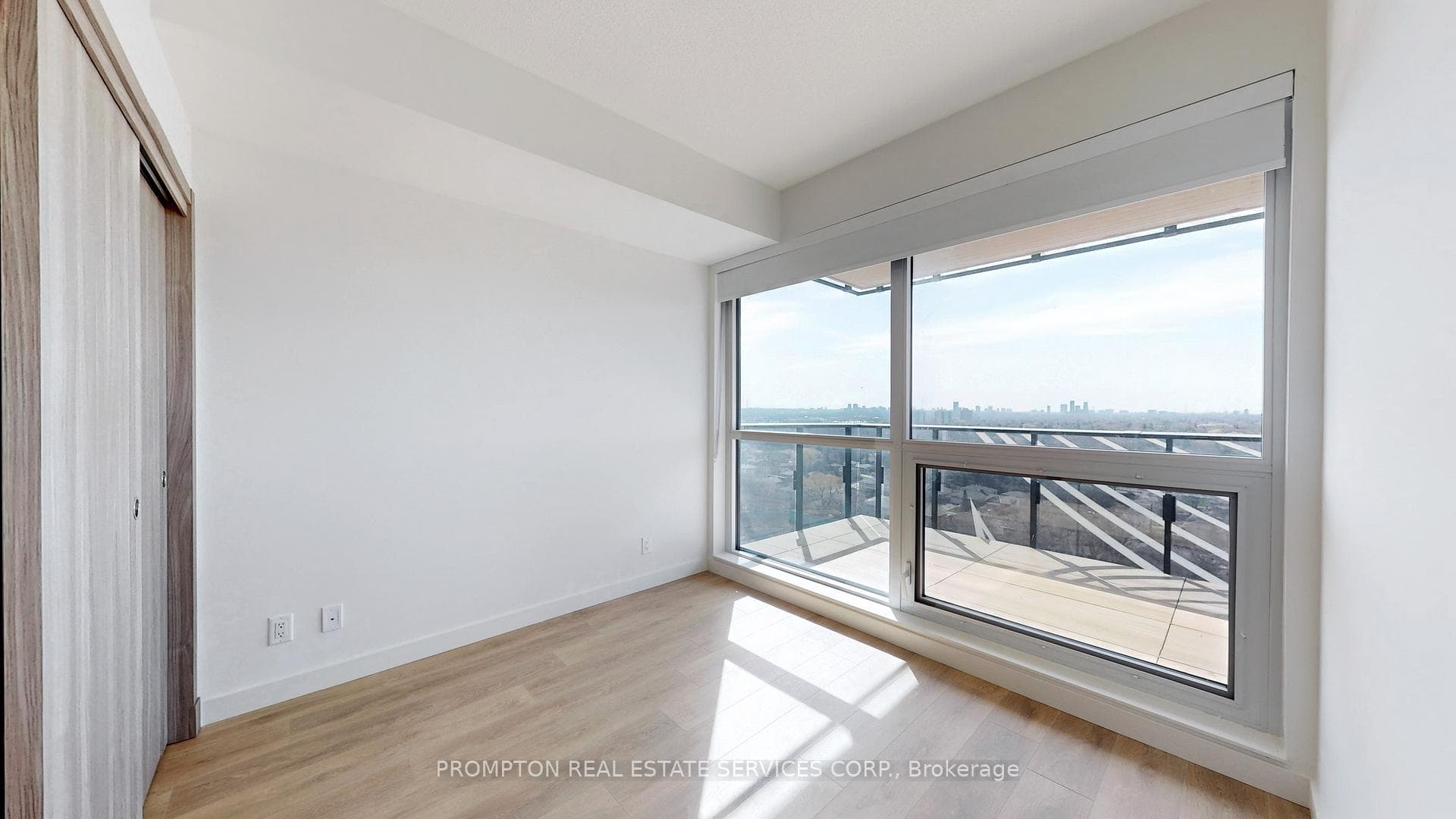 27 Mcmahon Drive Unit 1103 photo 17