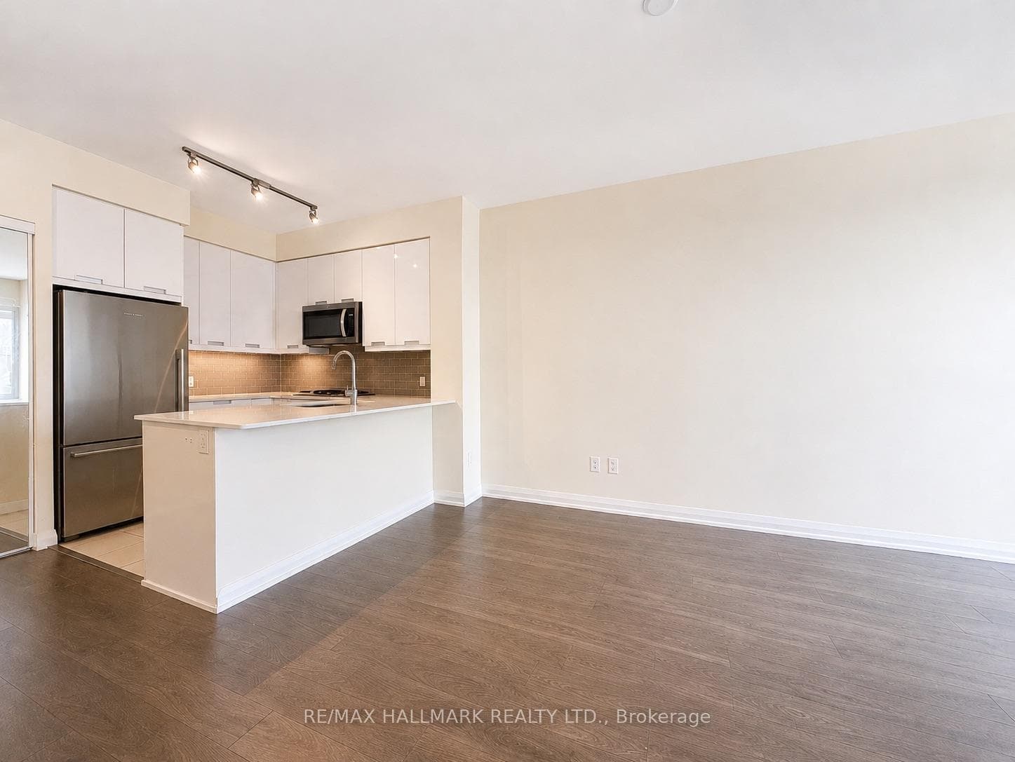 35 Watergarden Drive Unit 1711 photo 9