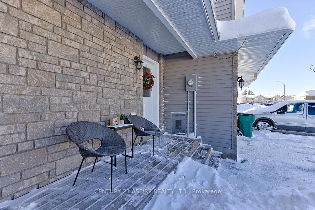 41 Winston Avenue photo 5