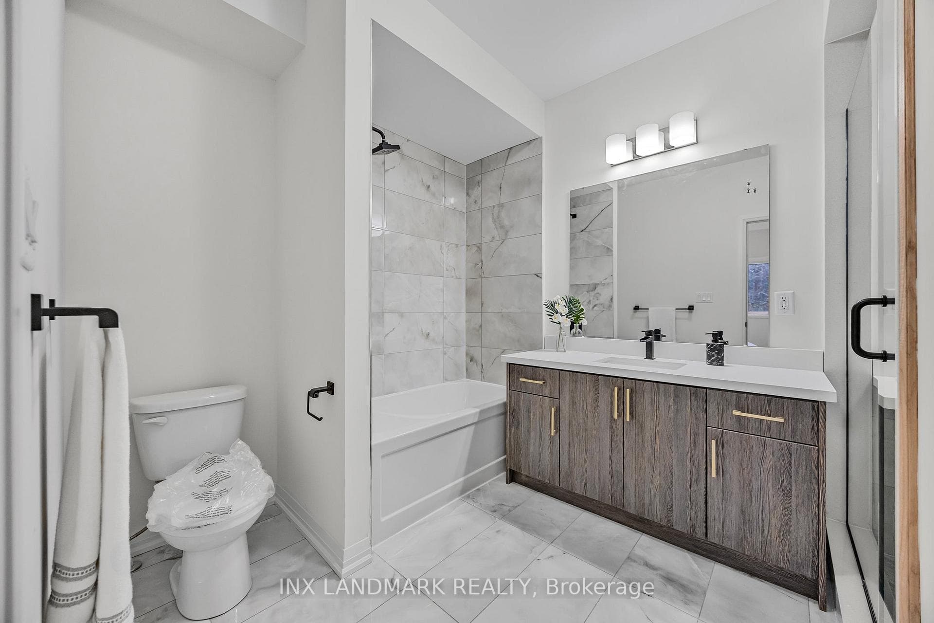 26 Lahey Crescent photo 13