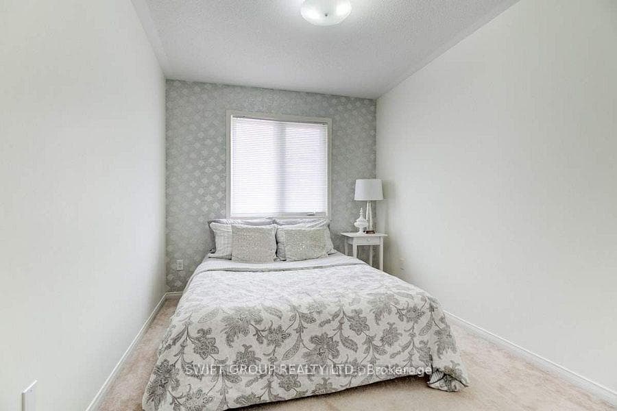 86 Checkerberry Crescent photo 17