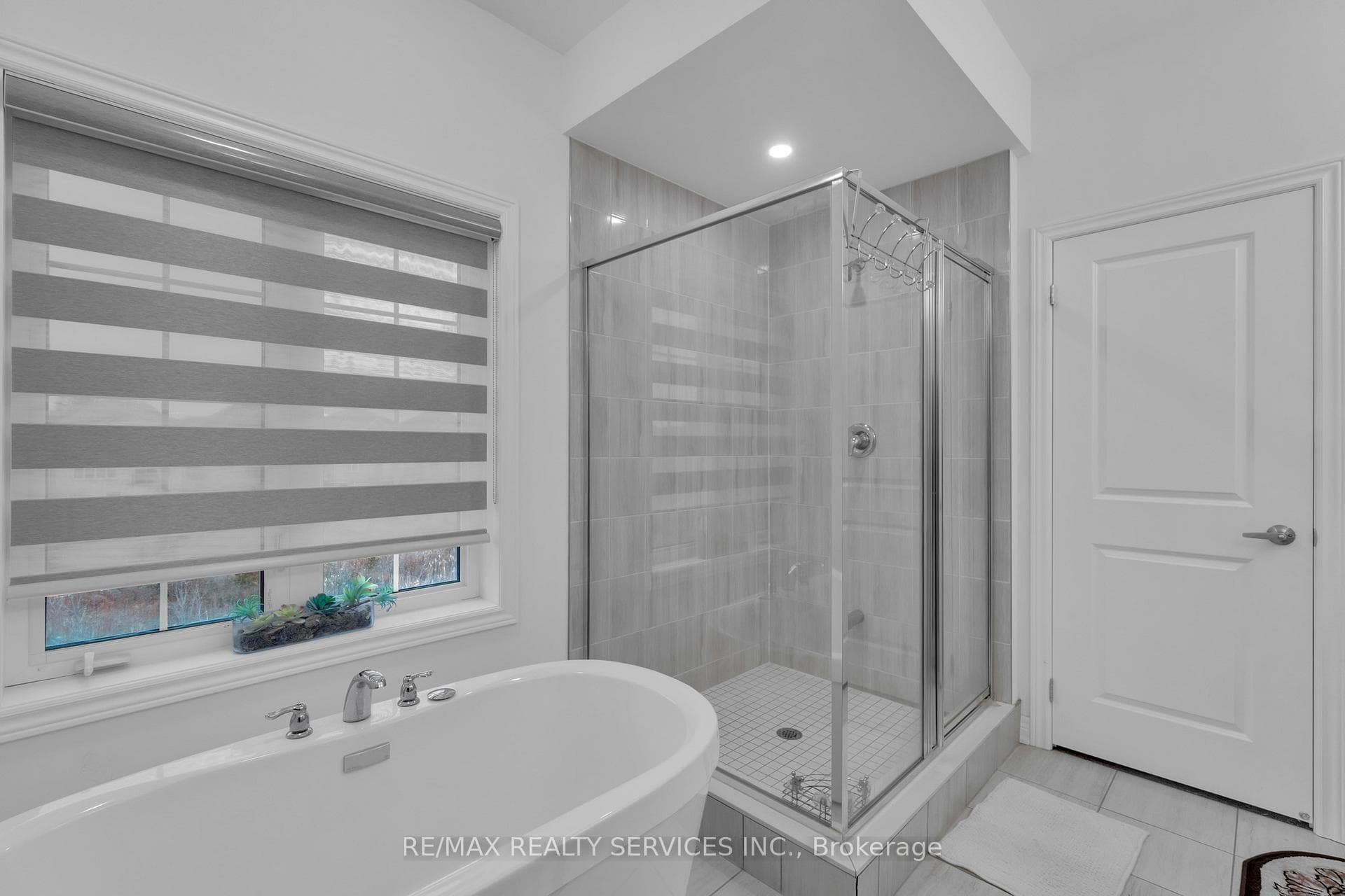 59 Hawtrey Road photo 19