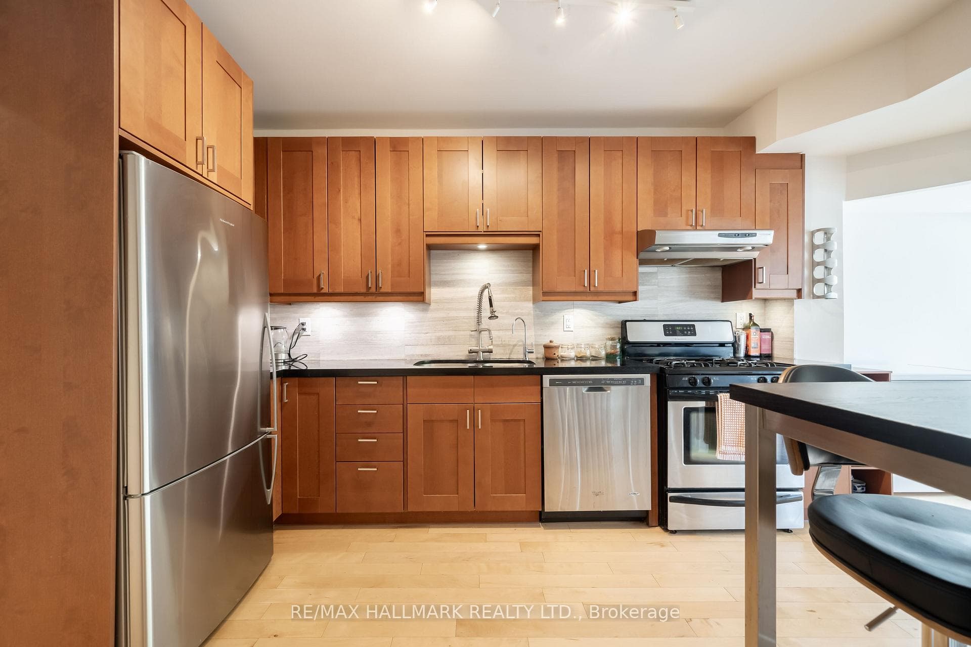 524 Markham Street Unit 2/F photo 14