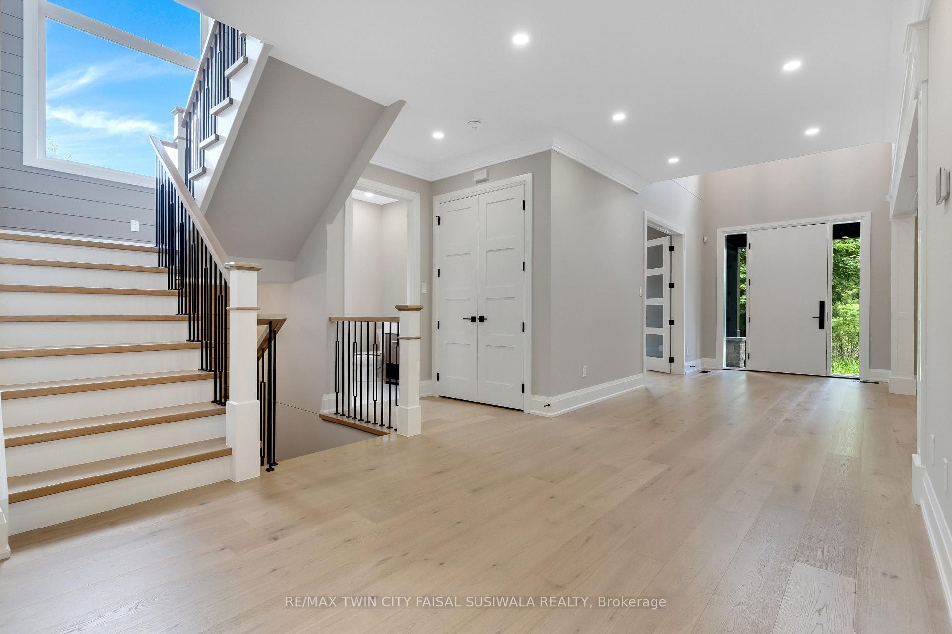 230 Stanley Drive photo 13