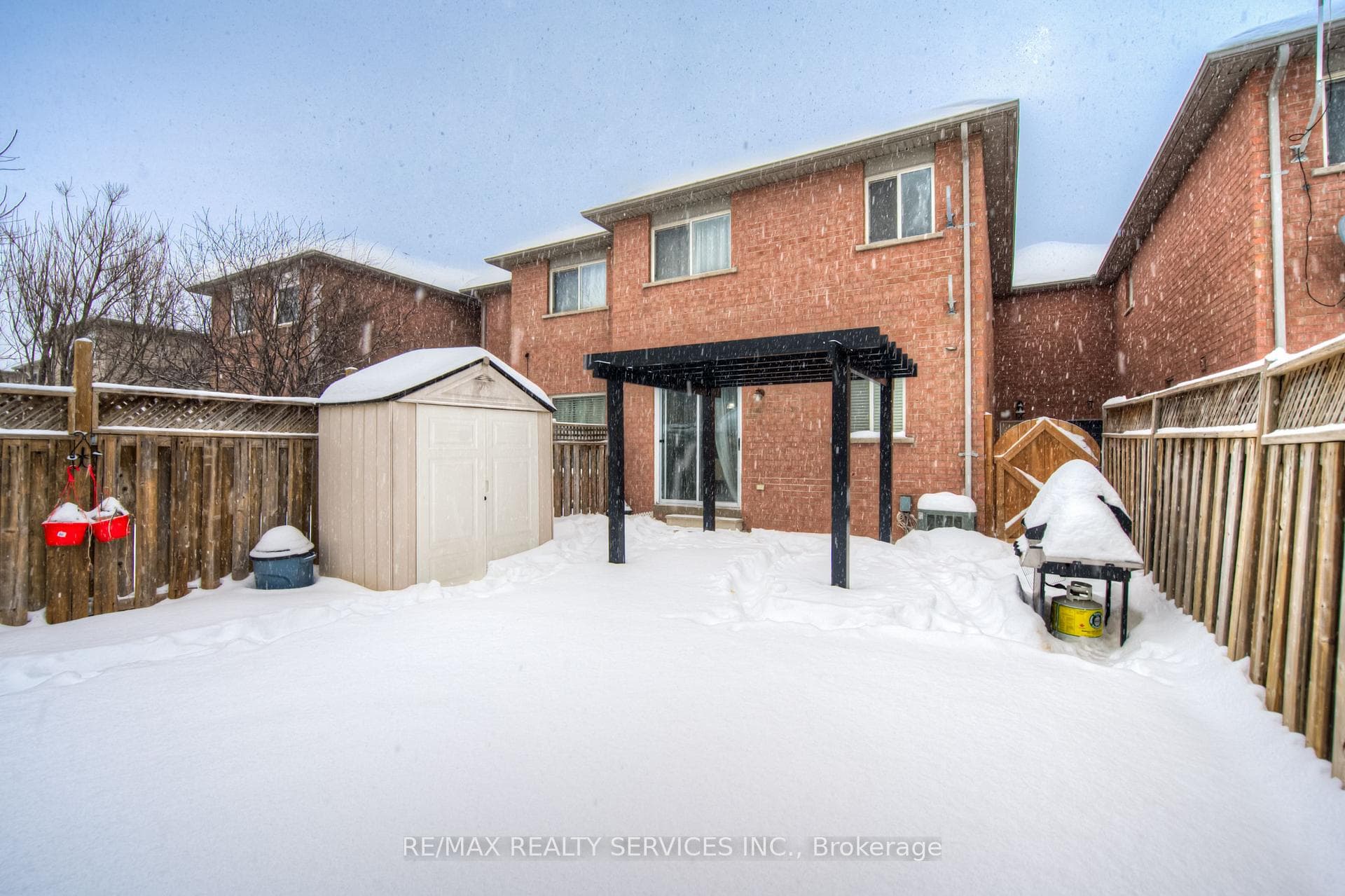2479 Newcastle Crescent photo 41