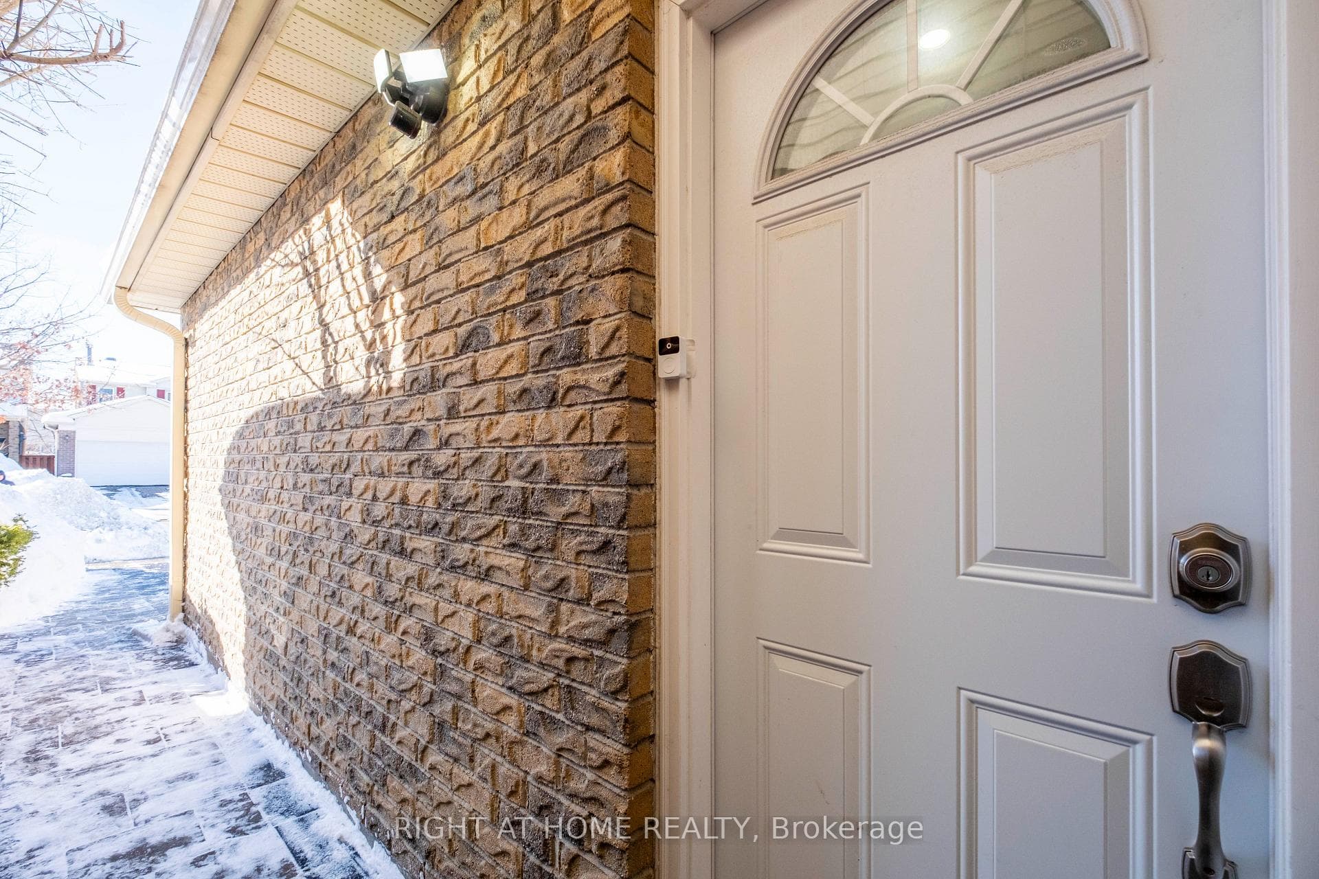 79 LISA Crescent photo 32