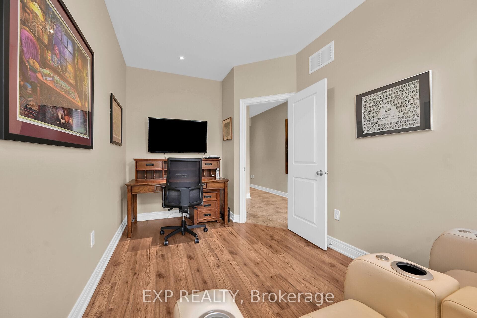 6 Burgundy Grove photo 21
