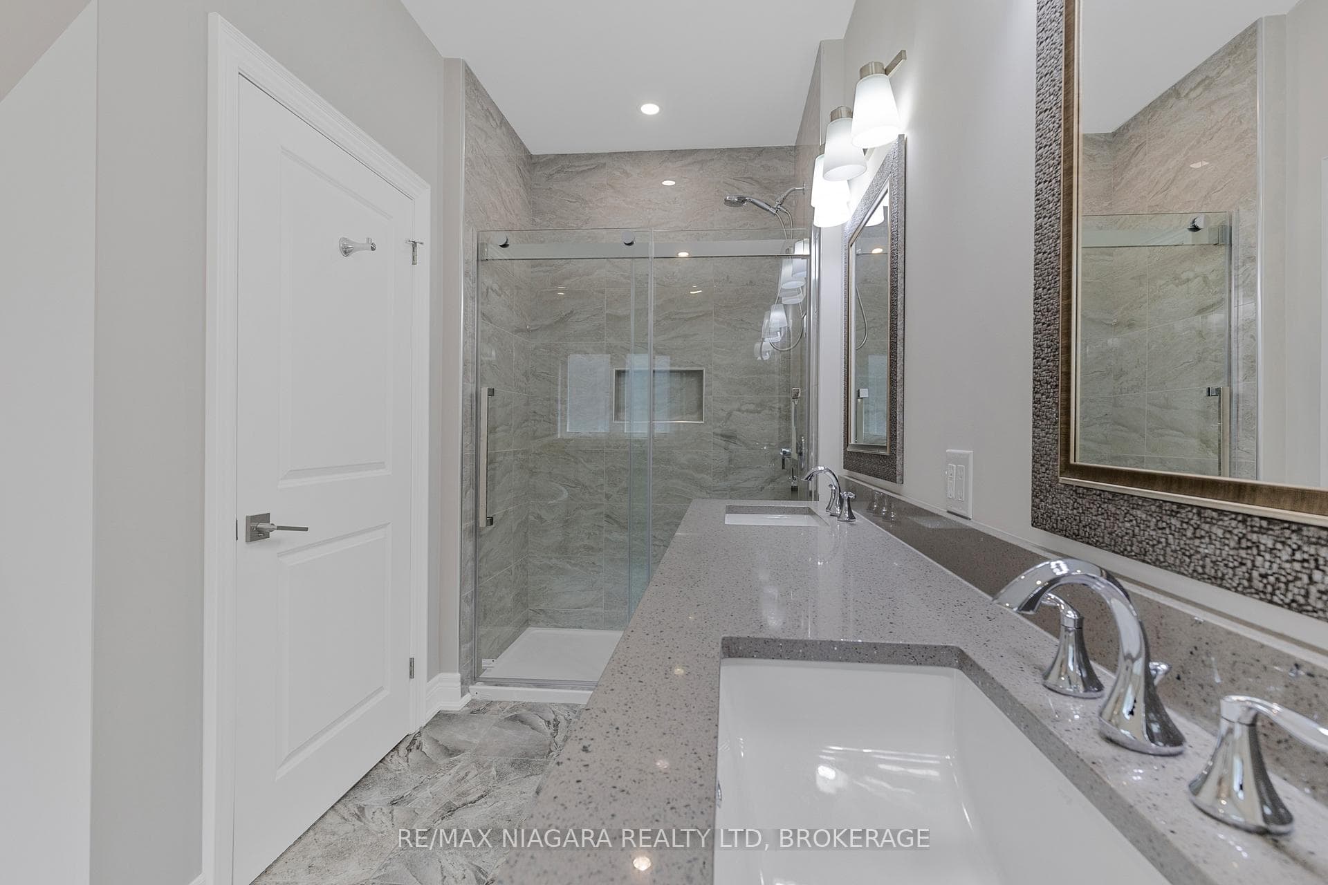 254 Lancaster Drive photo 34