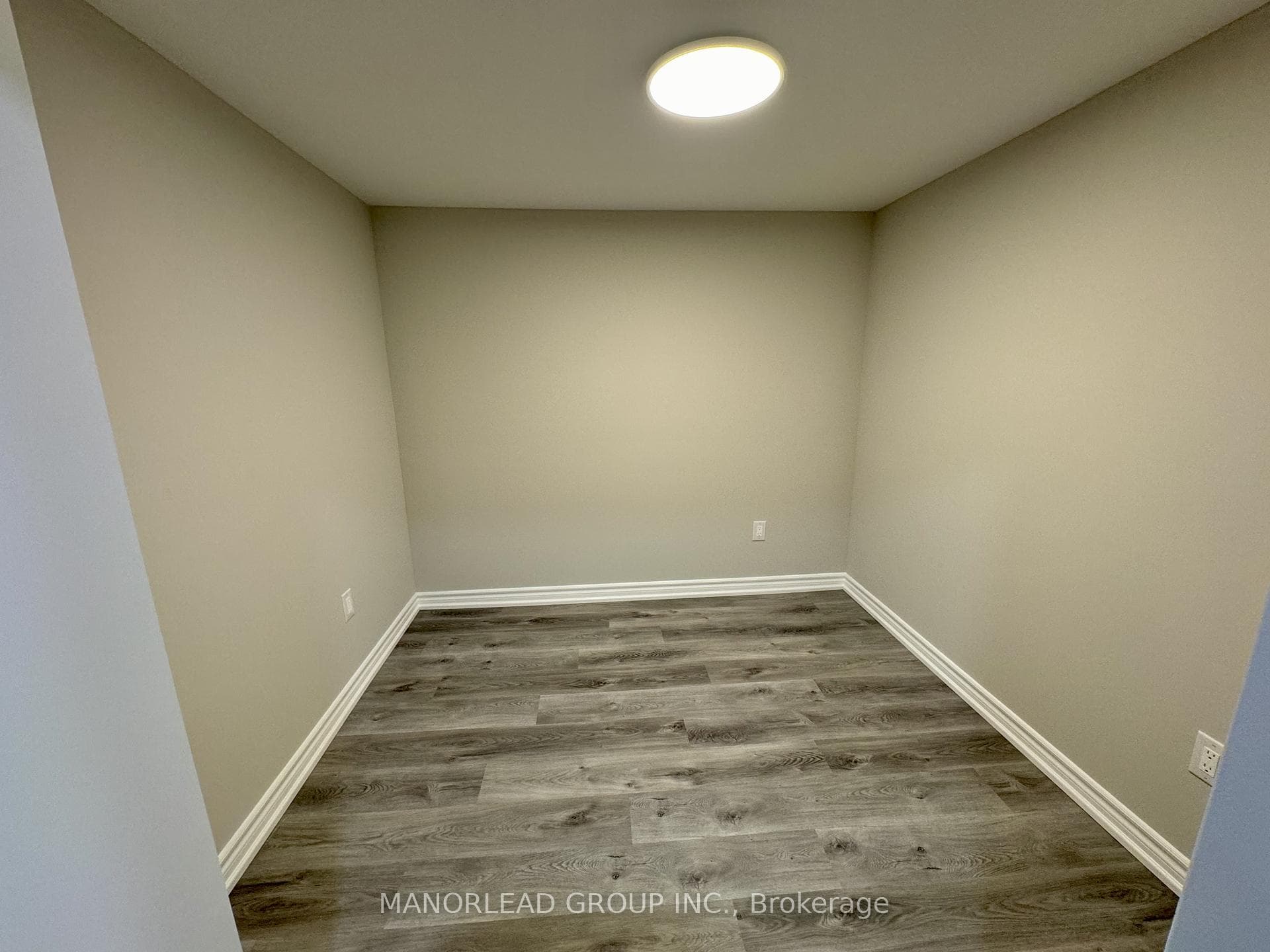 19 Waring Court Unit Lower photo 10