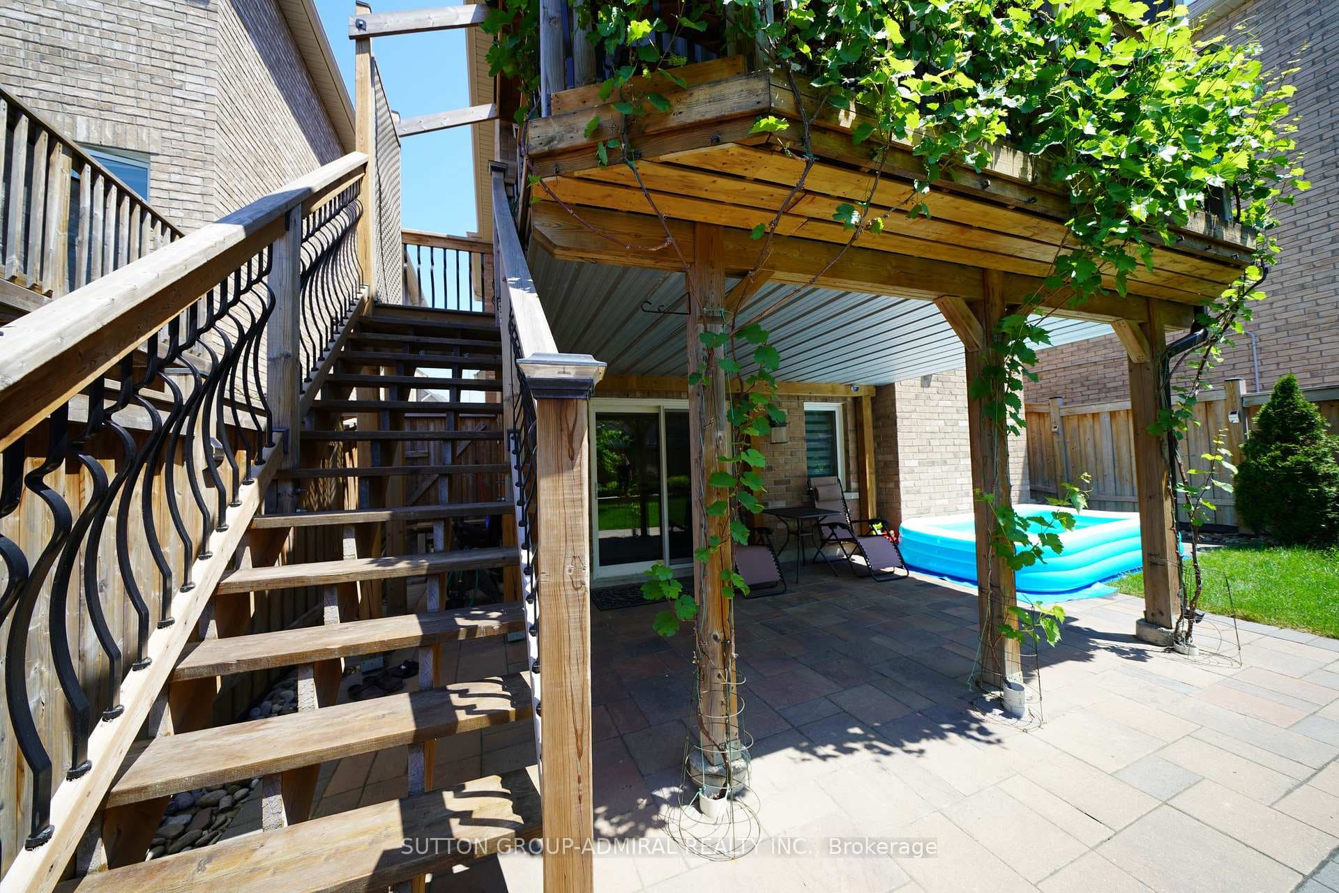 109 Barli Crescent photo 39