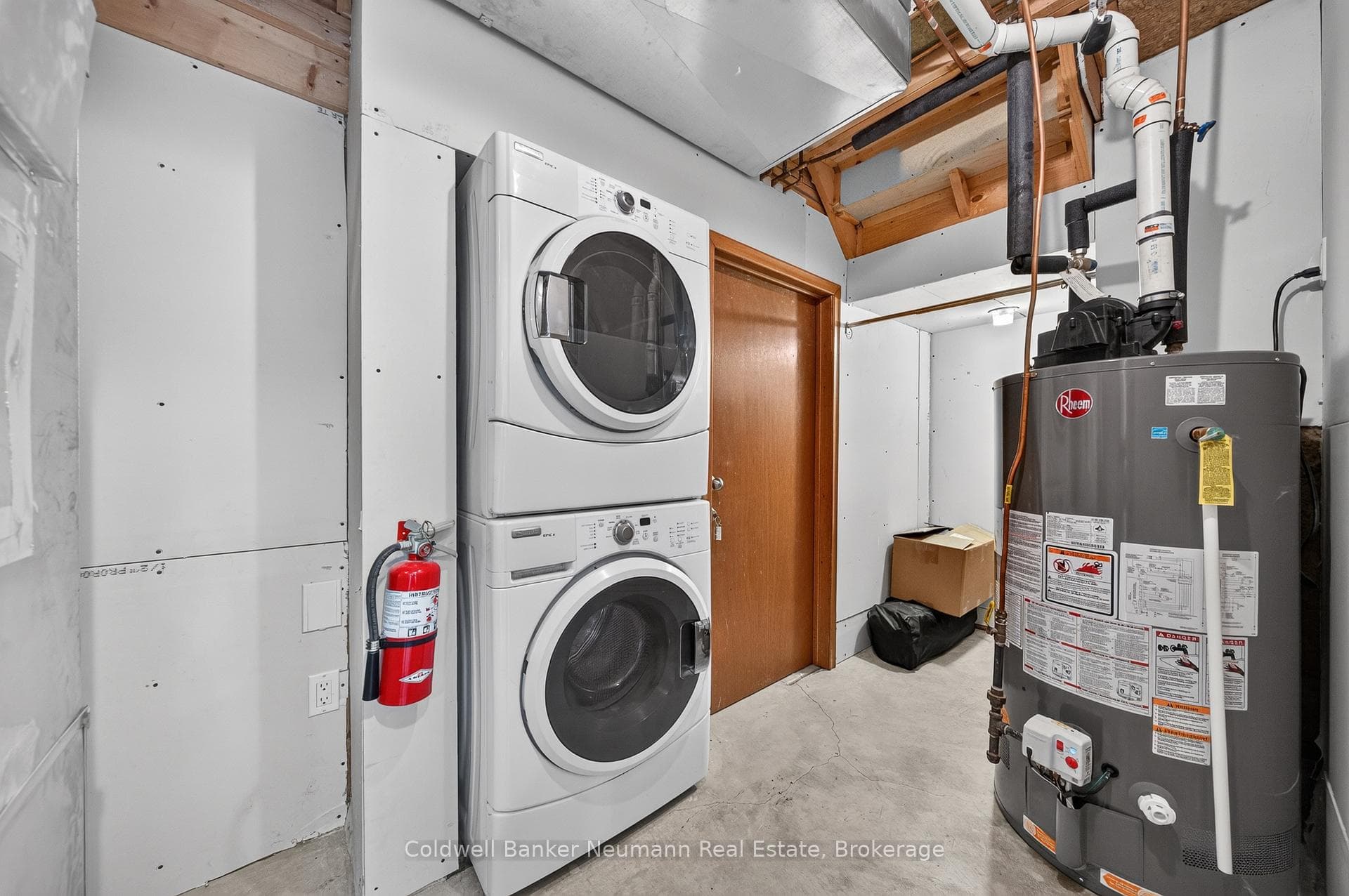 8 Creighton Avenue photo 36