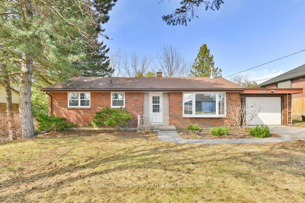 102 Sanford Street photo 4