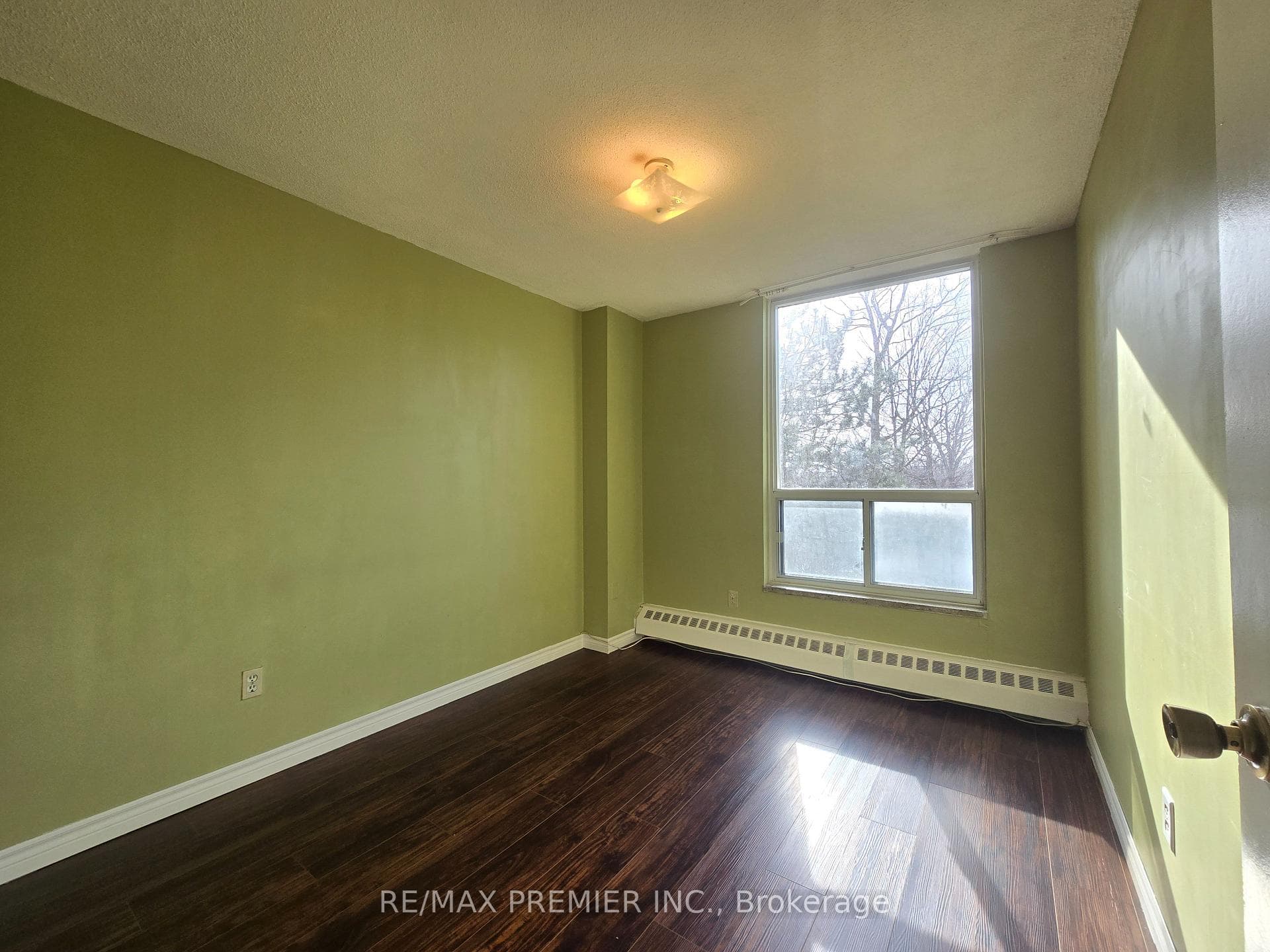 15 London Green Court Unit 408 photo 12