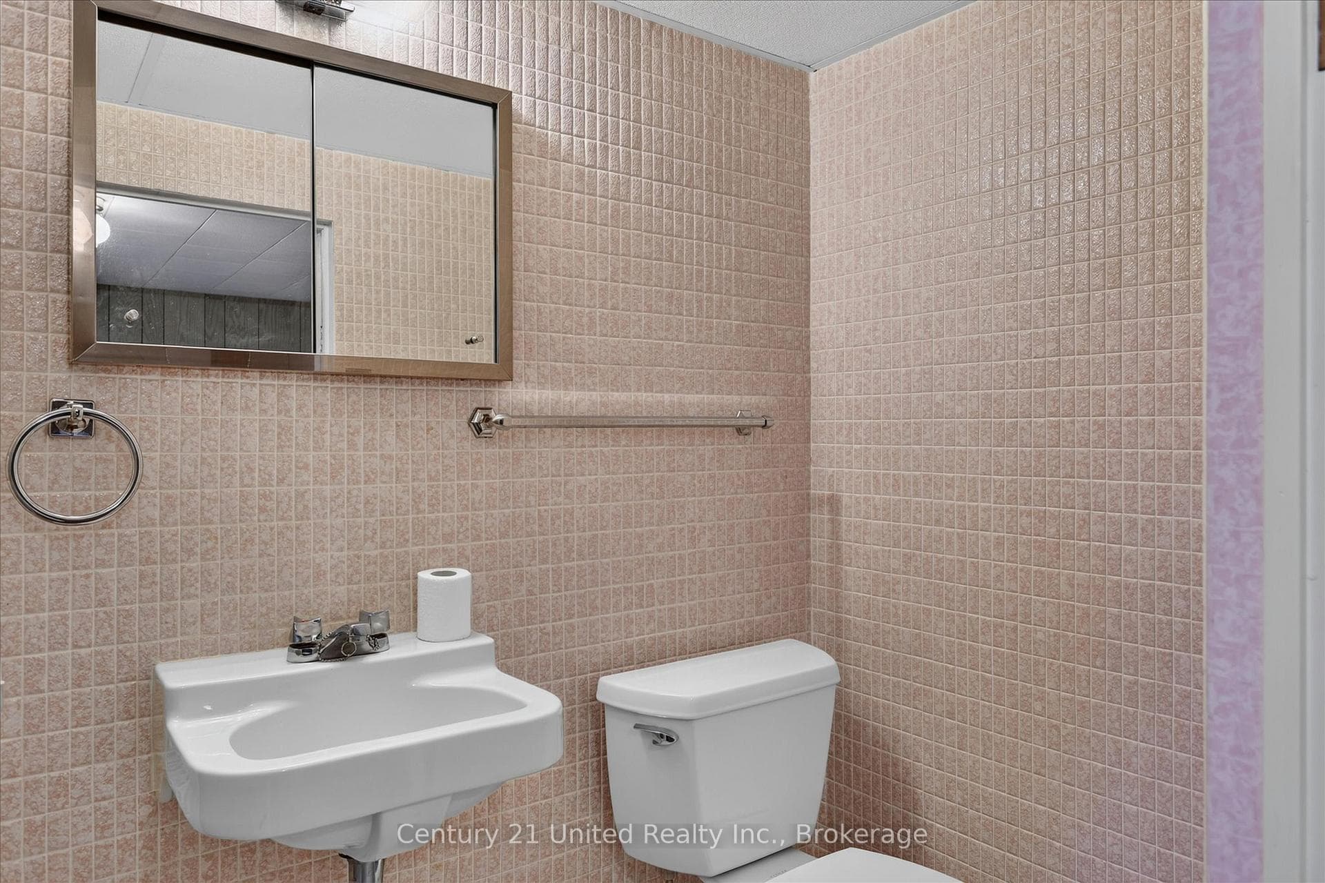 1031 Oriole Drive photo 21