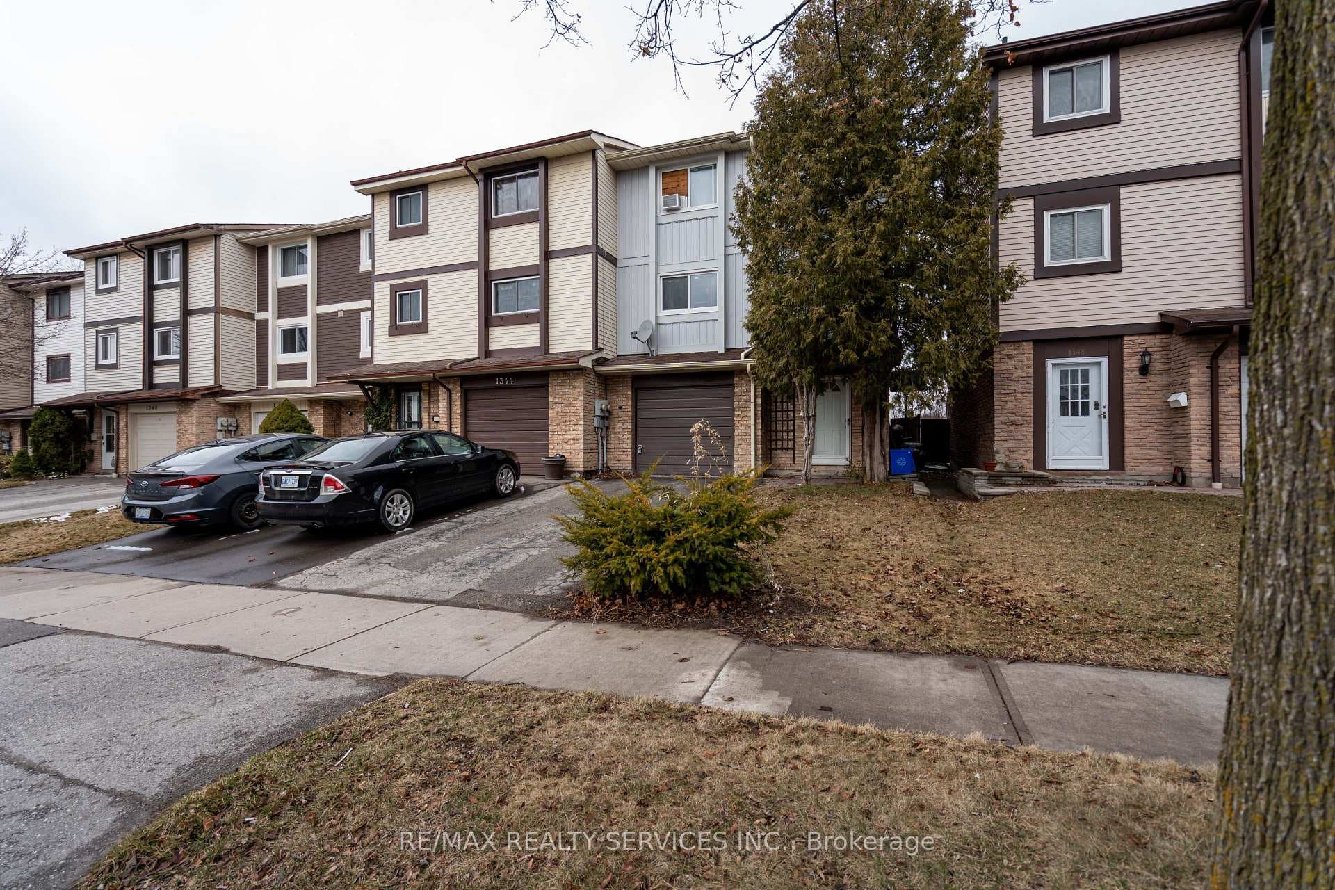 1346 Brands Court photo 2