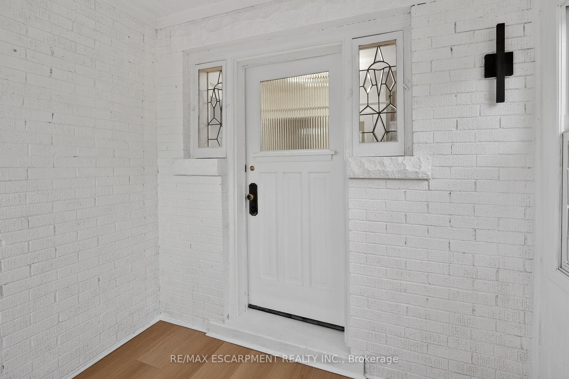 101 Houghton Avenue photo 2
