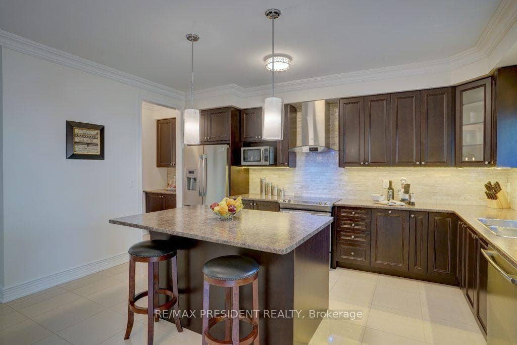 14 Burlwood Road photo 12