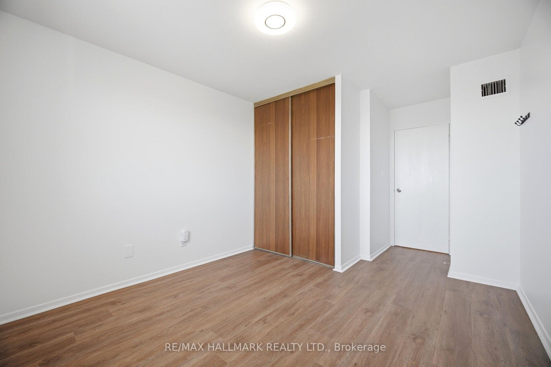 3025 The Credit Woodlands Drive Unit 314 photo 16