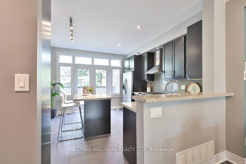 32 Lobo Mews photo 6