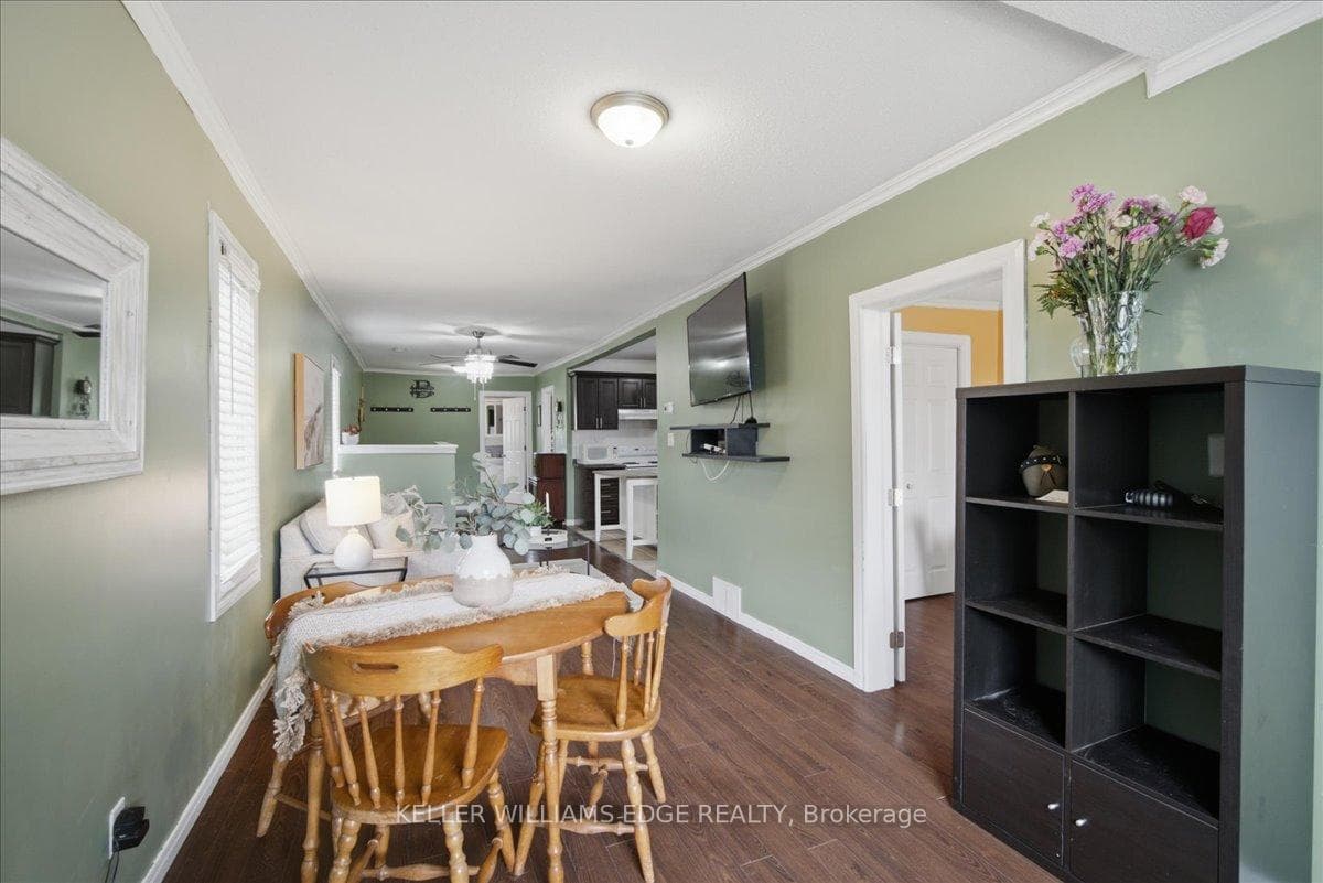 22 Delena Avenue photo 14