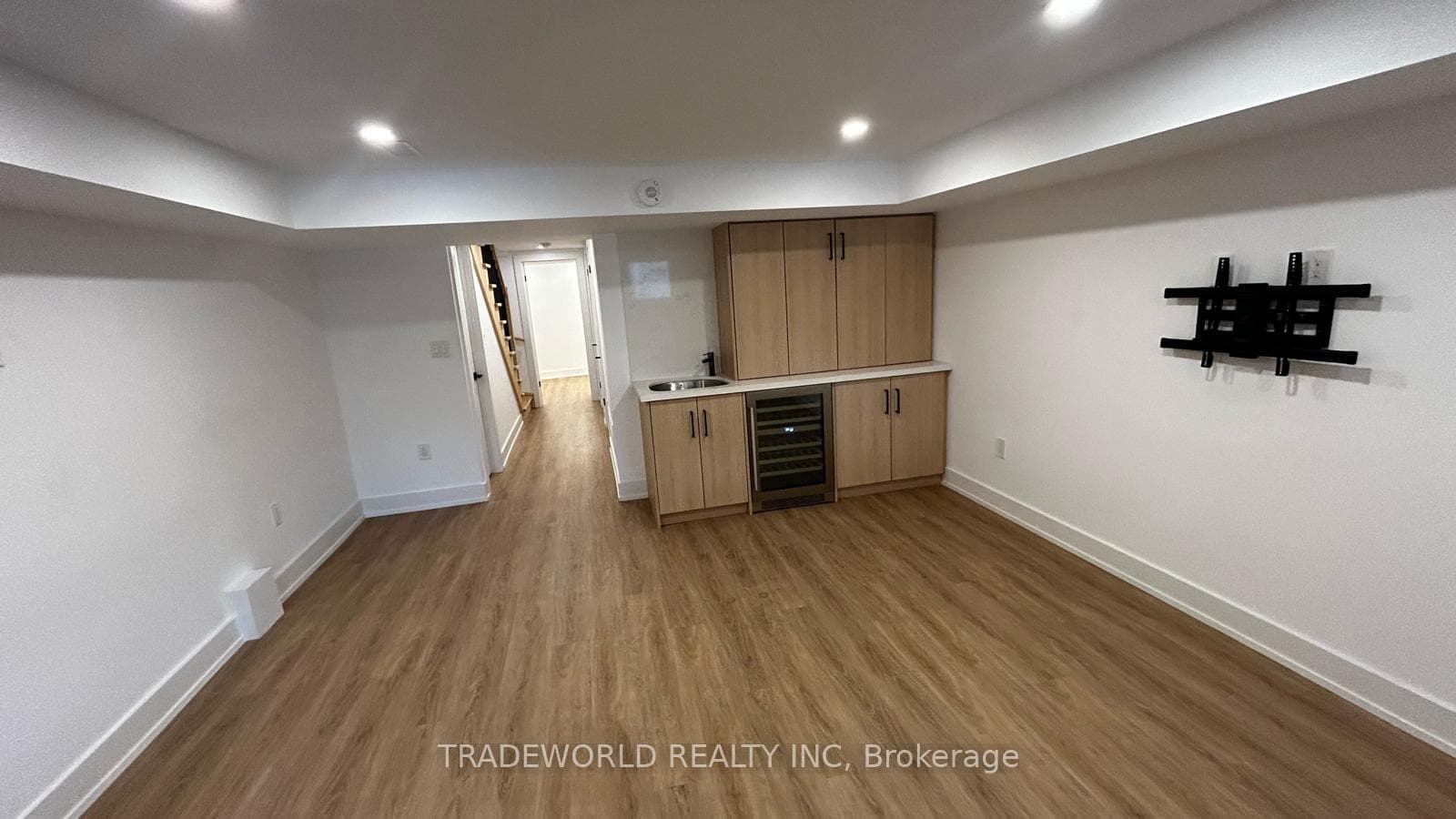 77 Wiley Avenue photo 34