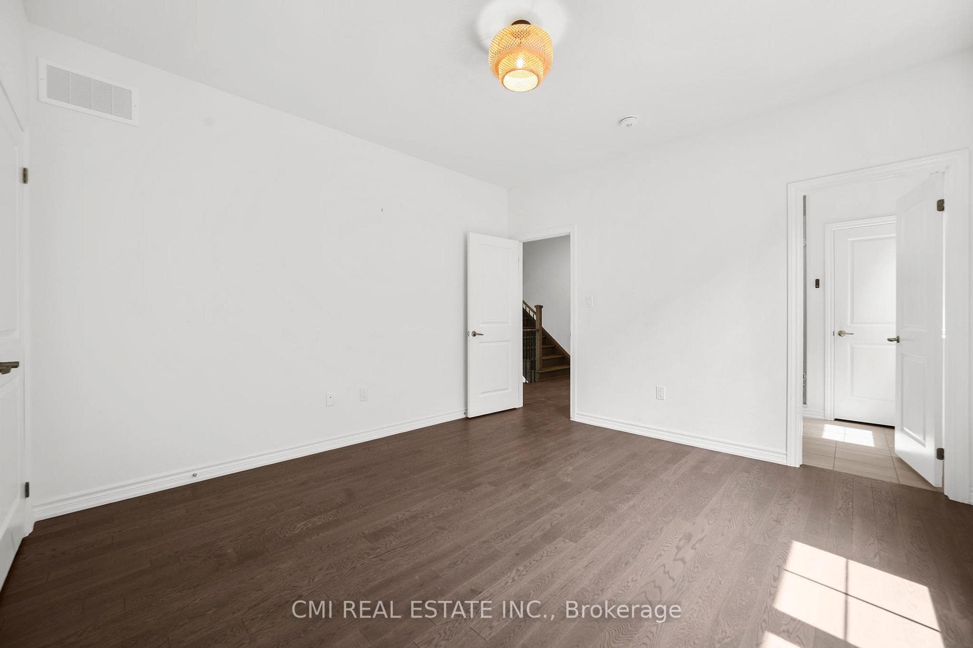 3205 Mosley Street photo 25