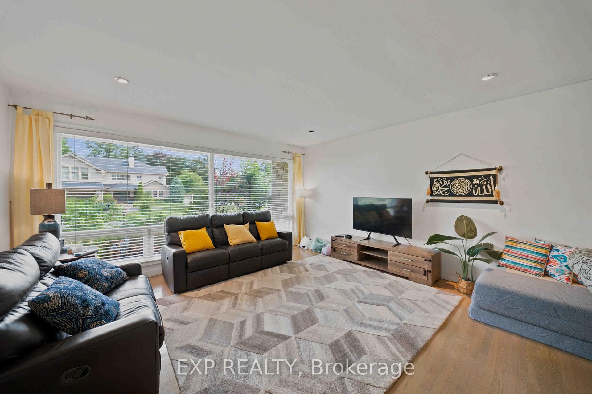 304 Roger Road photo 6