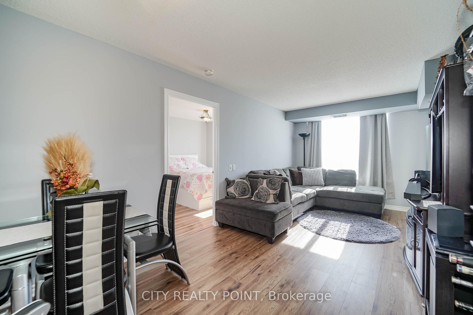1720 Eglinton Avenue Unit 807 photo 16