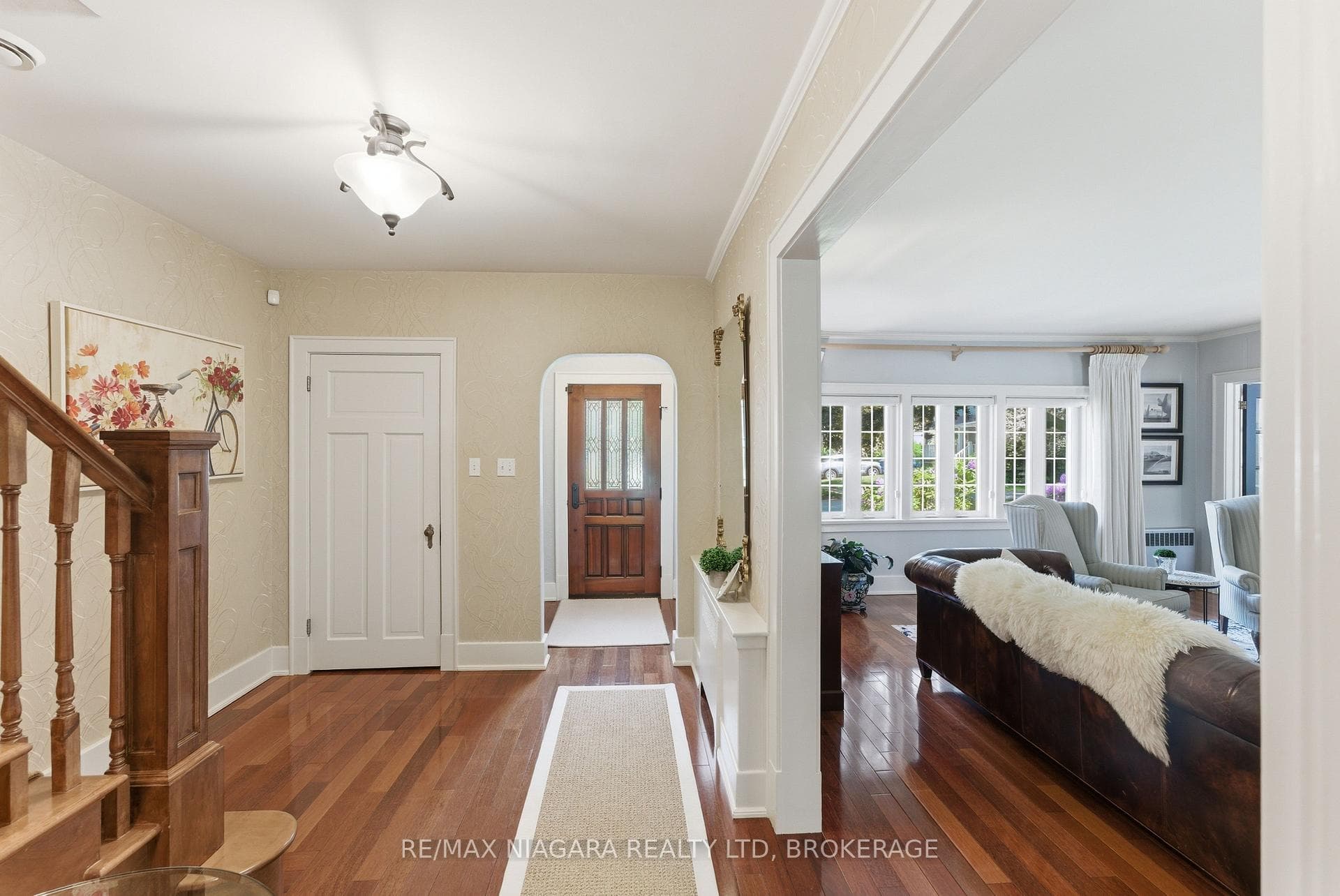 8 Giles Crescent photo 5