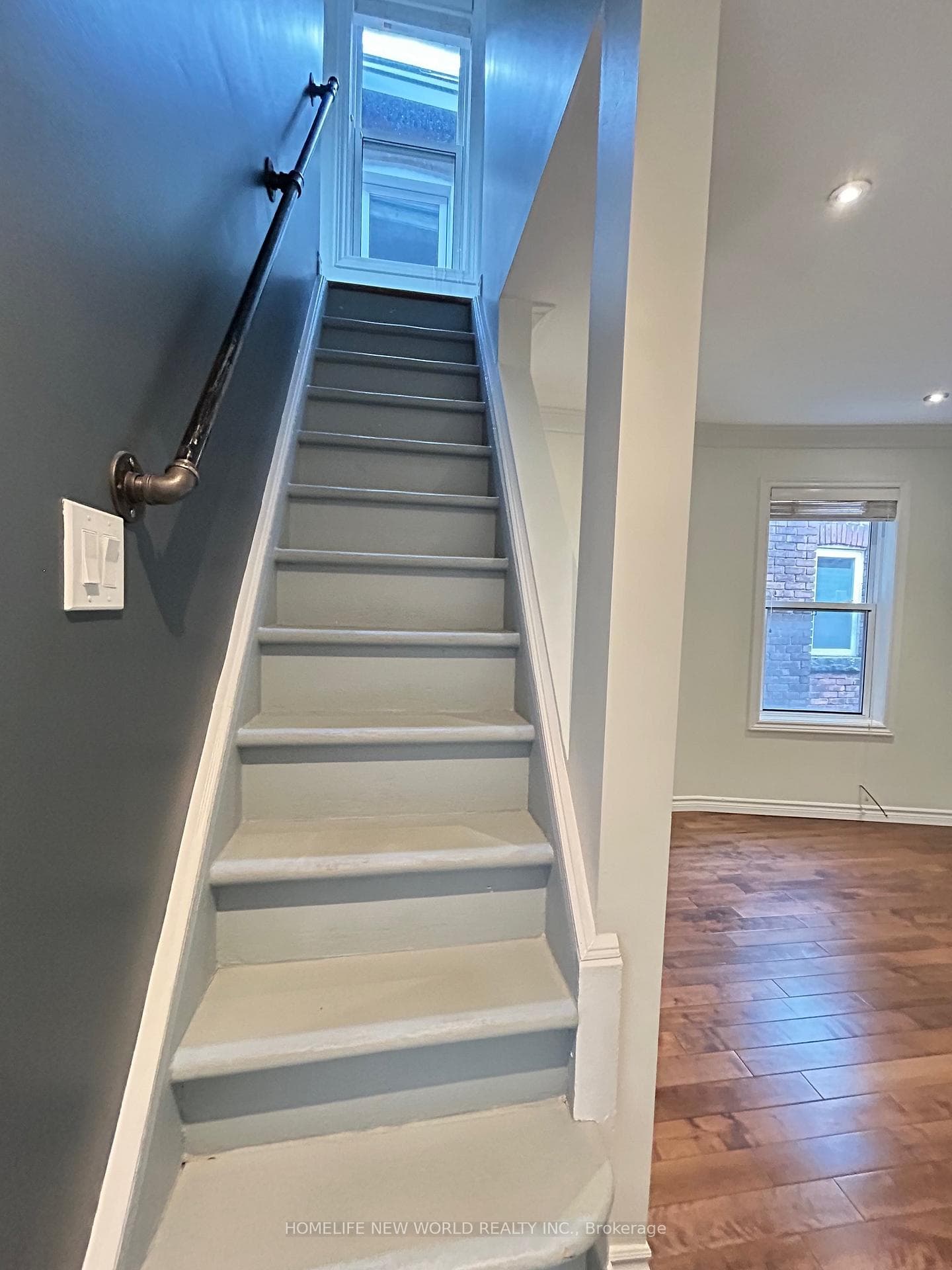 825 Ossington Avenue Unit 2nd Flr photo 17