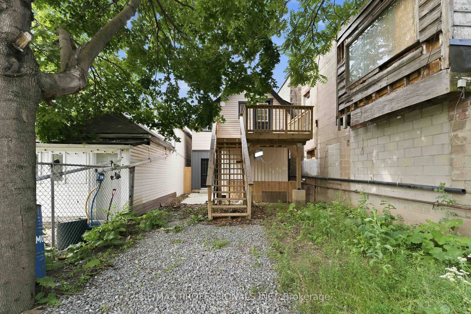 759 Barton Street photo 42