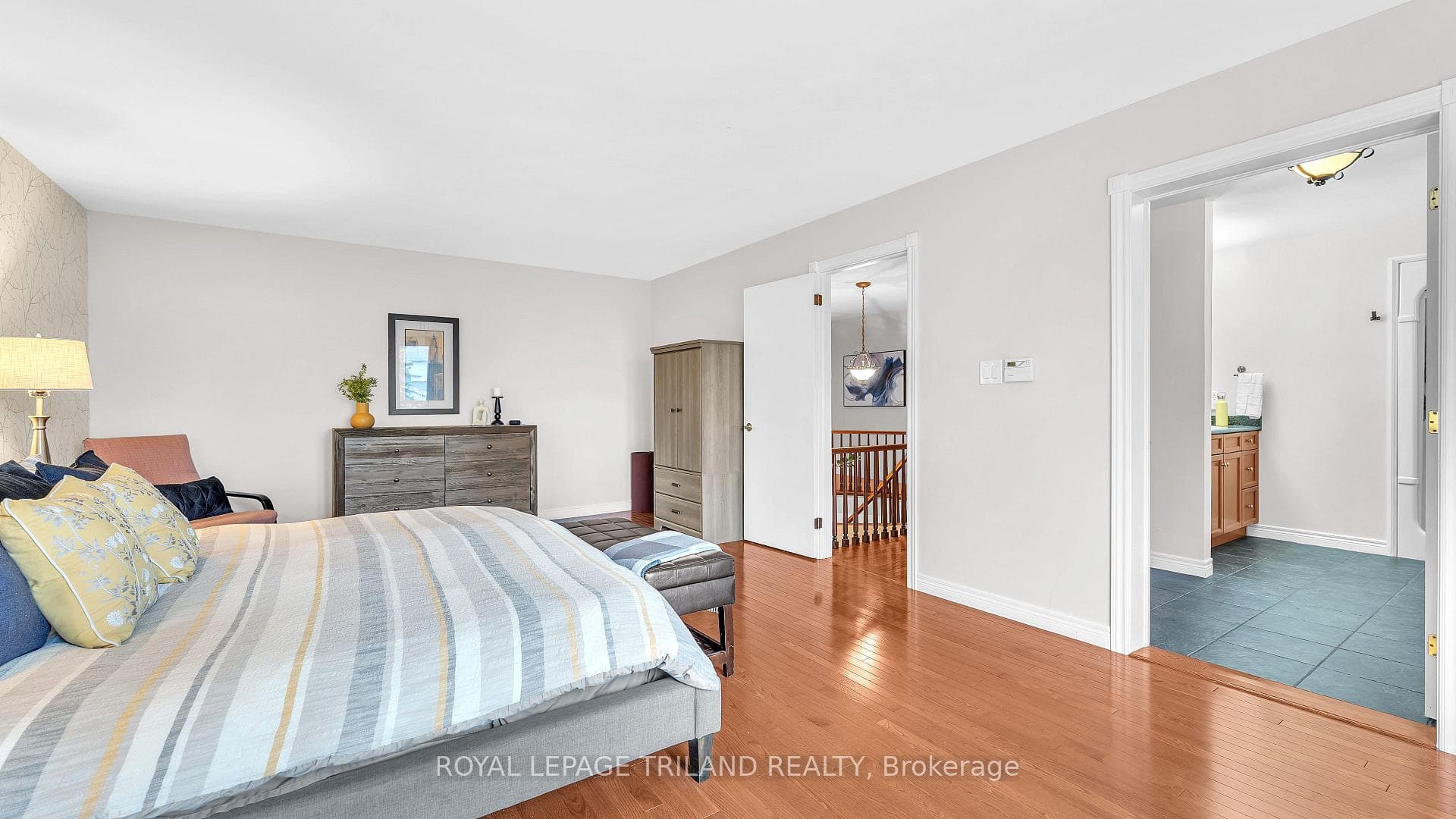 924 Farnham Road photo 24