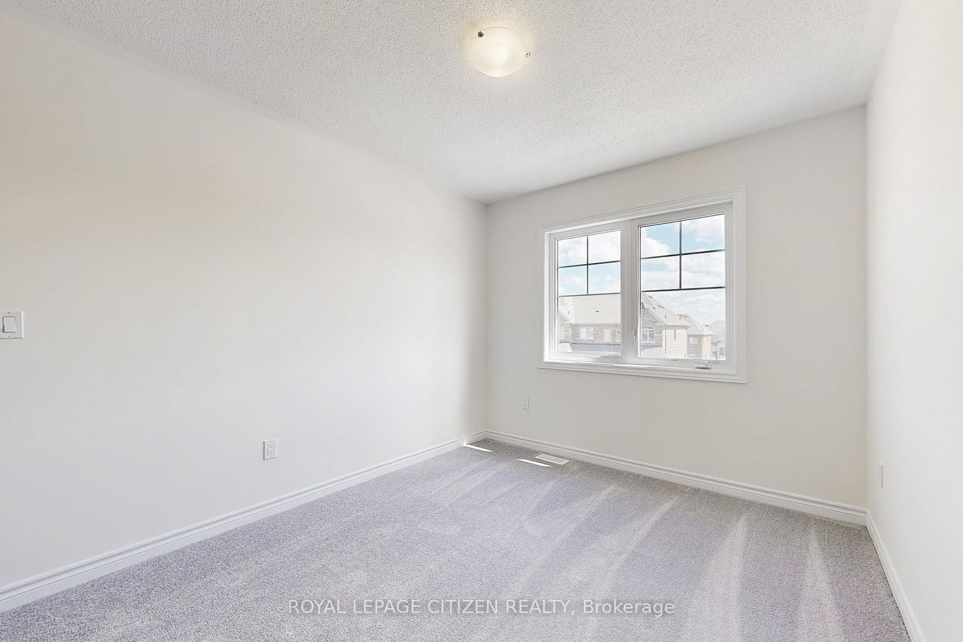 142 North Garden Boulevard photo 31