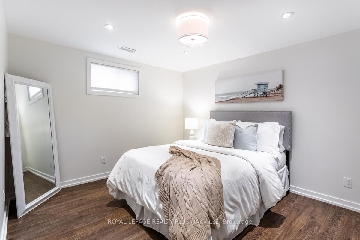 583 Taplow Crescent photo 23